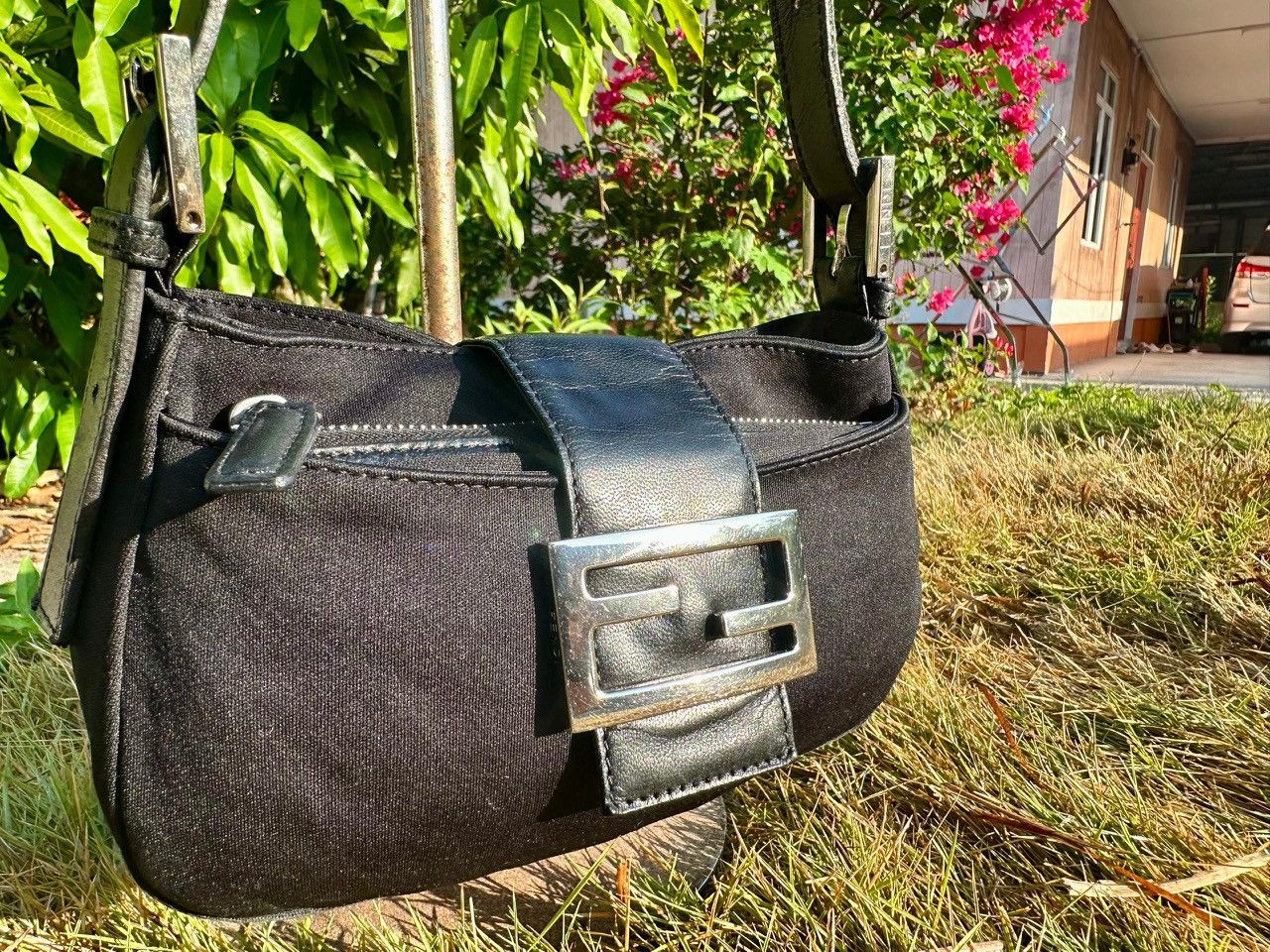 Fendi Authentic Fendi Mamma Baguette Black Neoprane Shoulder Bag Size ONE SIZE - 13 Thumbnail