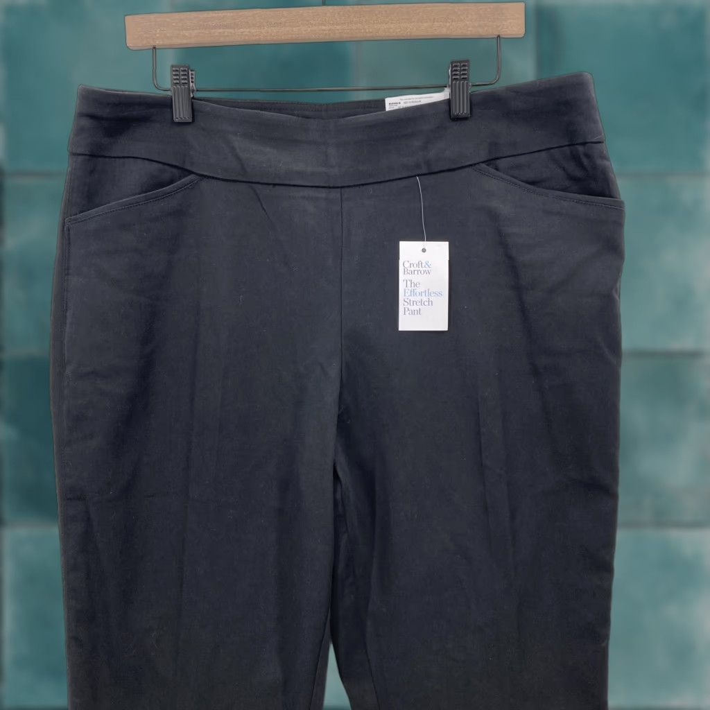 Croft & Barrow Croft & Barrow Pants Womens 16 Black Effortless Stretch Straight Leg Mid Rise Pull On Casual Workwear Shirt? Size 38" / US 16 / IT 52 - 1 Thumbnail