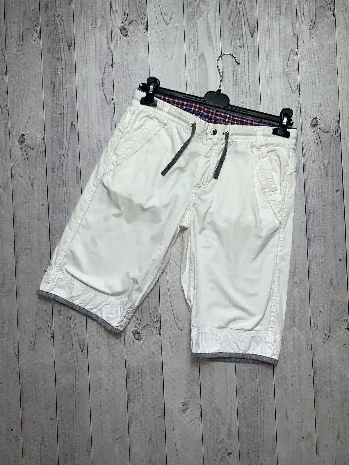 Dolce & Gabbana Dolce & gabbana vintage shorts white cargo Size 28 d&g Size US 28 / EU 44 - 2 Thumbnail
