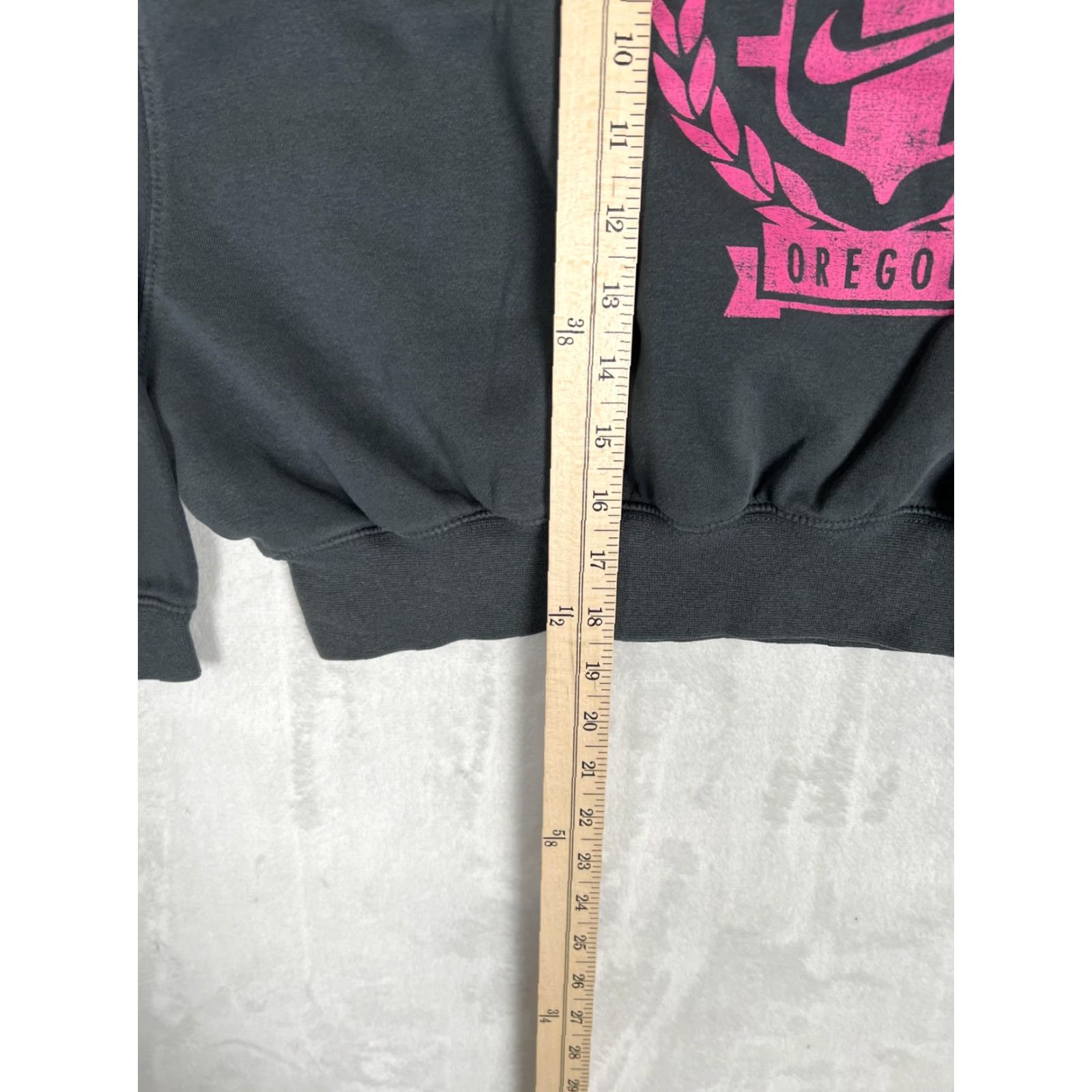 Nike **Nike Women's 1972 Crest Gray Pullover Sweatshirt** User: **Nike Women's Gray 1972 Crest Pullover Sweatshirt** Size L / US 10 / IT 46 - 4 Thumbnail