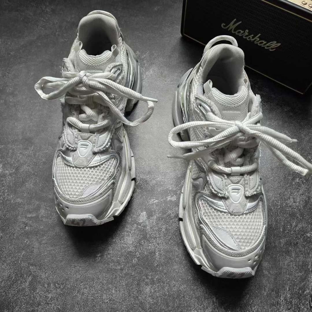 Balenciaga Balenciaga Running Multi Lowtop Sneakers 42 Men Size US 9 / EU 42 - 1 Thumbnail