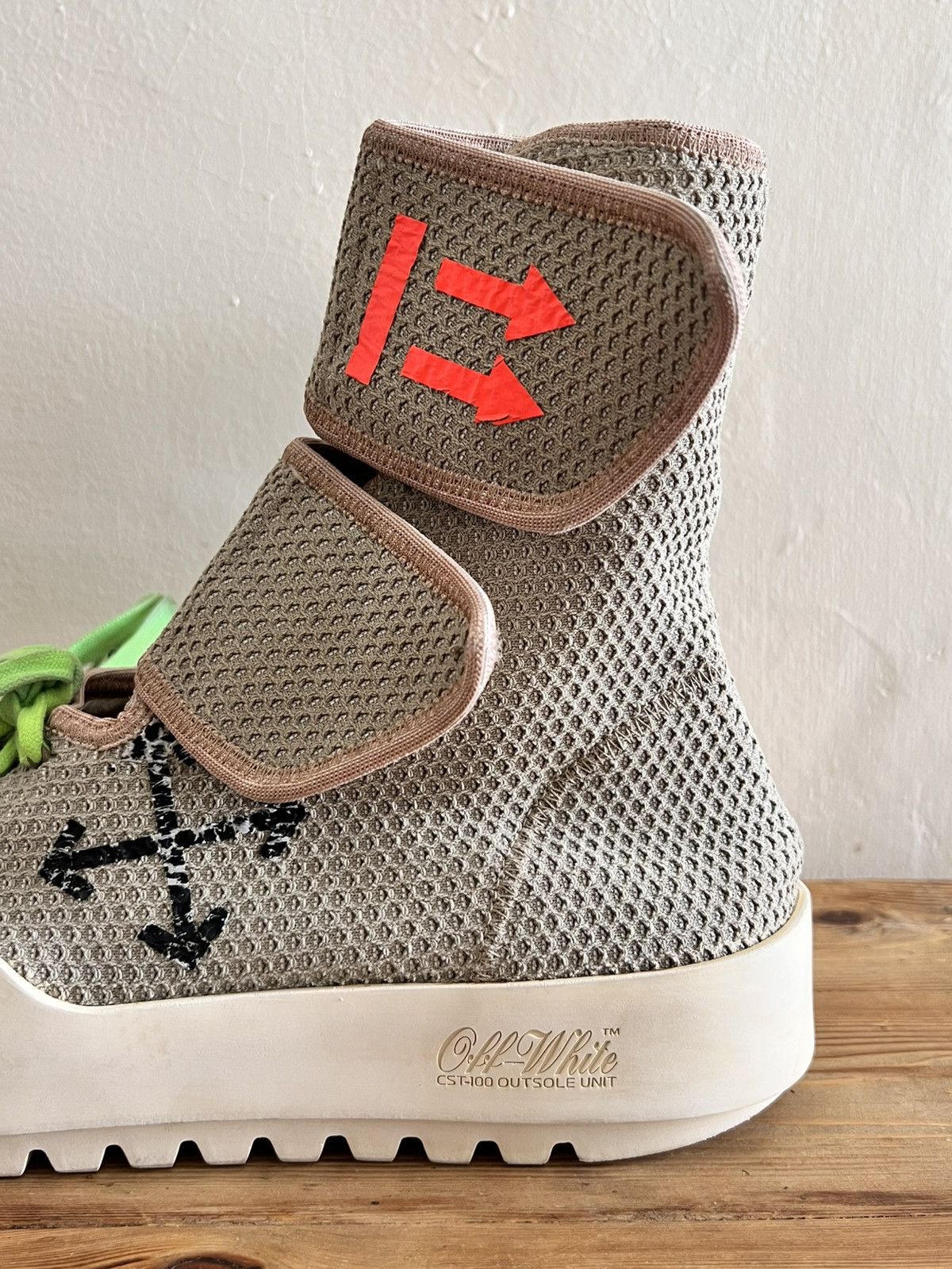 Off-White × Virgil Abloh Off-White MOTO WRAP Light Grey Size US 10 / EU 43 - 8 Thumbnail