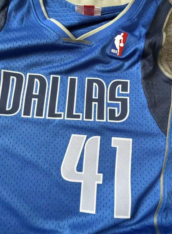 NBA 41 Dirk Nowitzki Jersey Dallas Mavericks Jersey Size US M / EU 48-50 / 2 - 3 Thumbnail