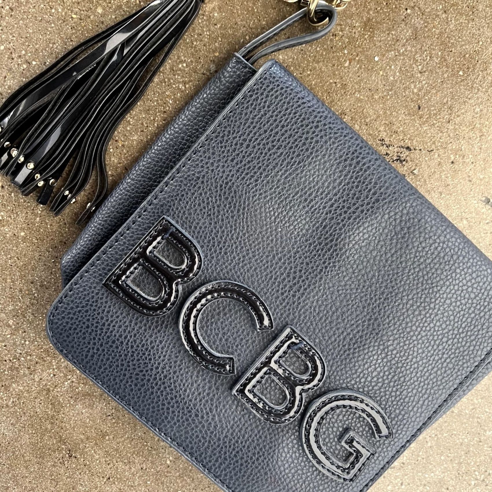 Vintage BCBG Paris Crossbody Bag Womens Small Black Faux Leather Tassel Chain Strap Size ONE SIZE - 2 Thumbnail