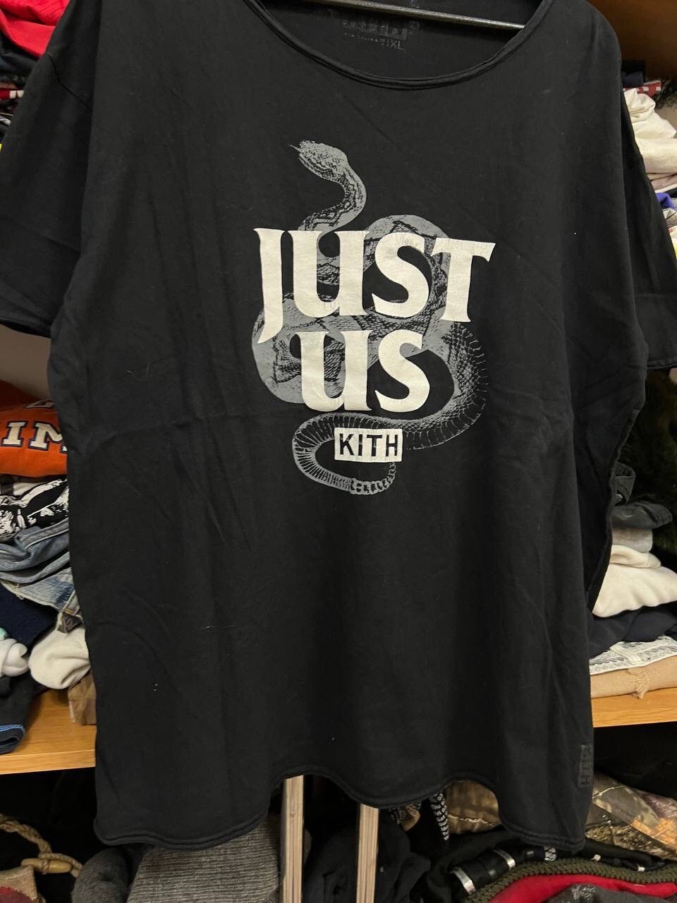 Hypebeast × Kith Kith Vintage Distressed Just Us Logo T-Shirt Large Size US XL / EU 56 / 4 - 4 Thumbnail