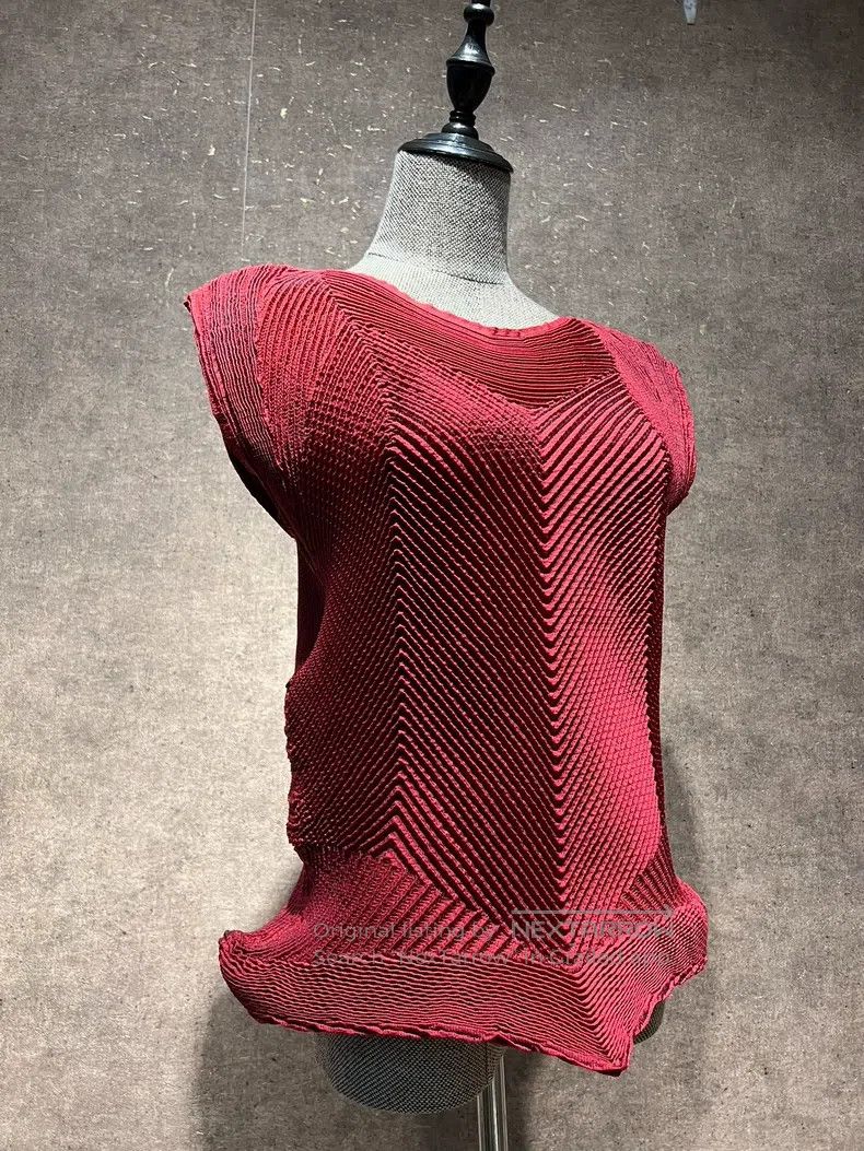 Issey Miyake Issey Miyake Runway Collection Bud Sleeveless Top Size M / US 6-8 / IT 42-44 - 3 Thumbnail