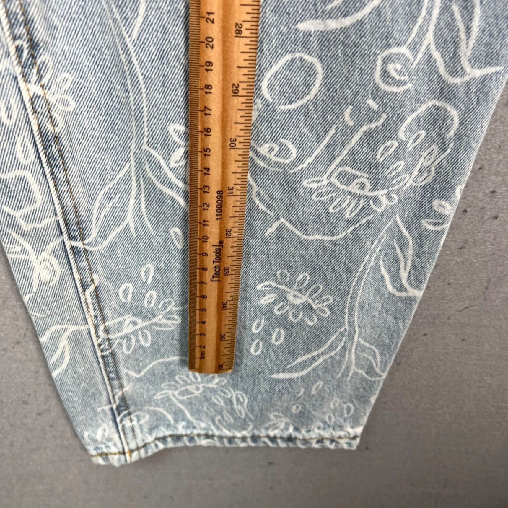 Nordstrom Nordstrom By Cristina Martinez Floral Print High-Waisted Light Wash Denim Jeans Womens 10 Blue Straight Cotton Rise High Inseam 29 Pants Size 32" / US 10 / IT 46 - 7 Thumbnail