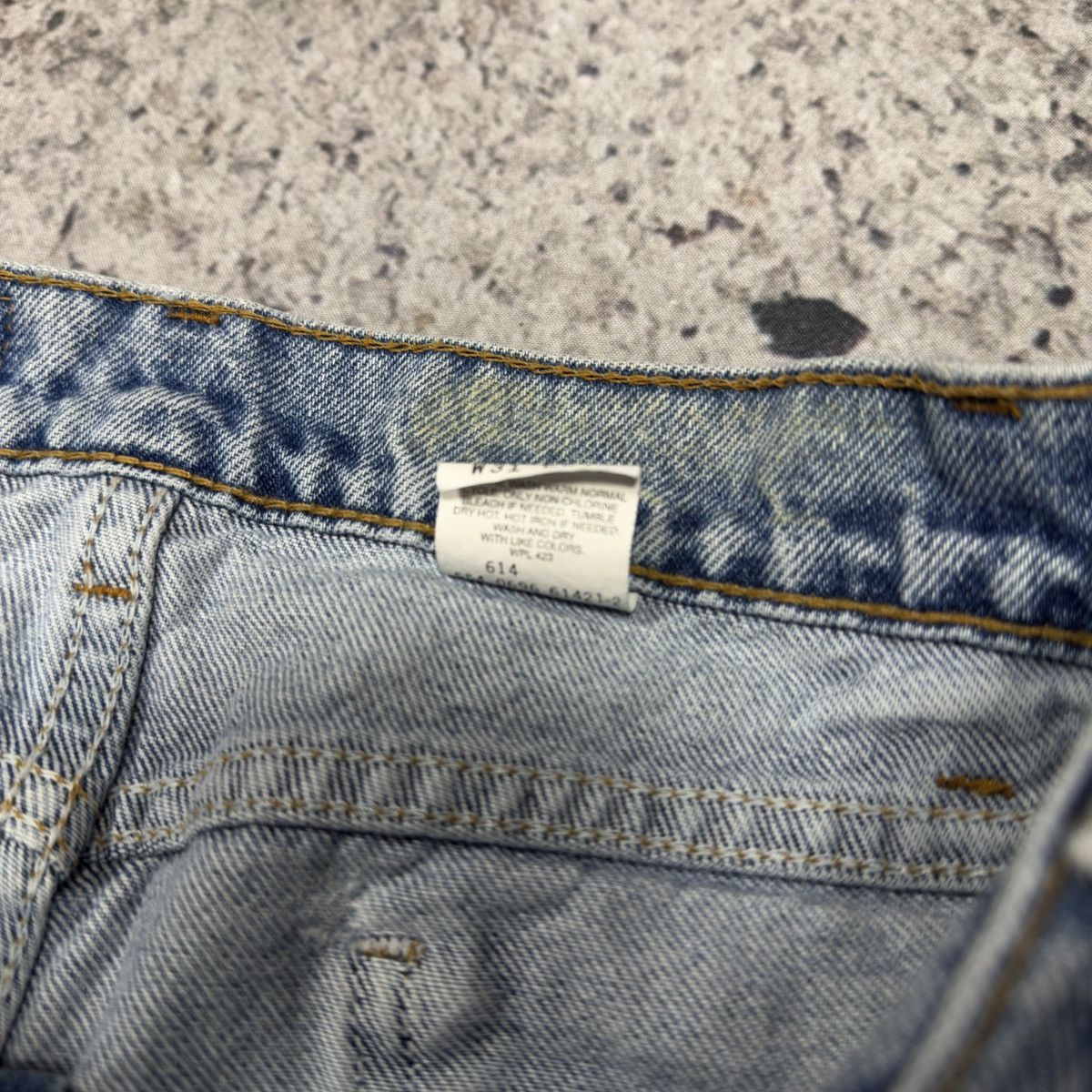 Levi's Vintage 90s Levi’s 550 Light Wash Faded Denim Jeans 31x27 Size US 31 - 7 Thumbnail
