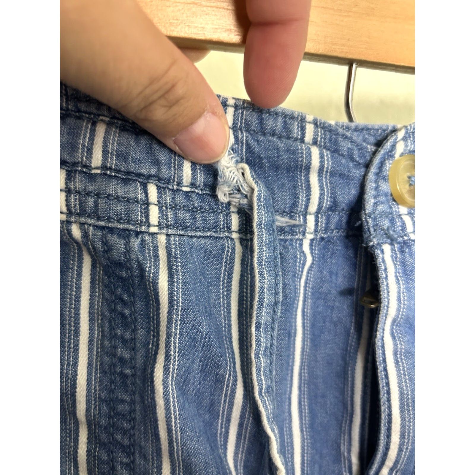American Eagle Outfitters American Eagle Striped Chambray Wide Leg Pants Tie Waist Blue White Sz 4 Womens Pants Size 27" / US 4 / IT 40 - 6 Thumbnail