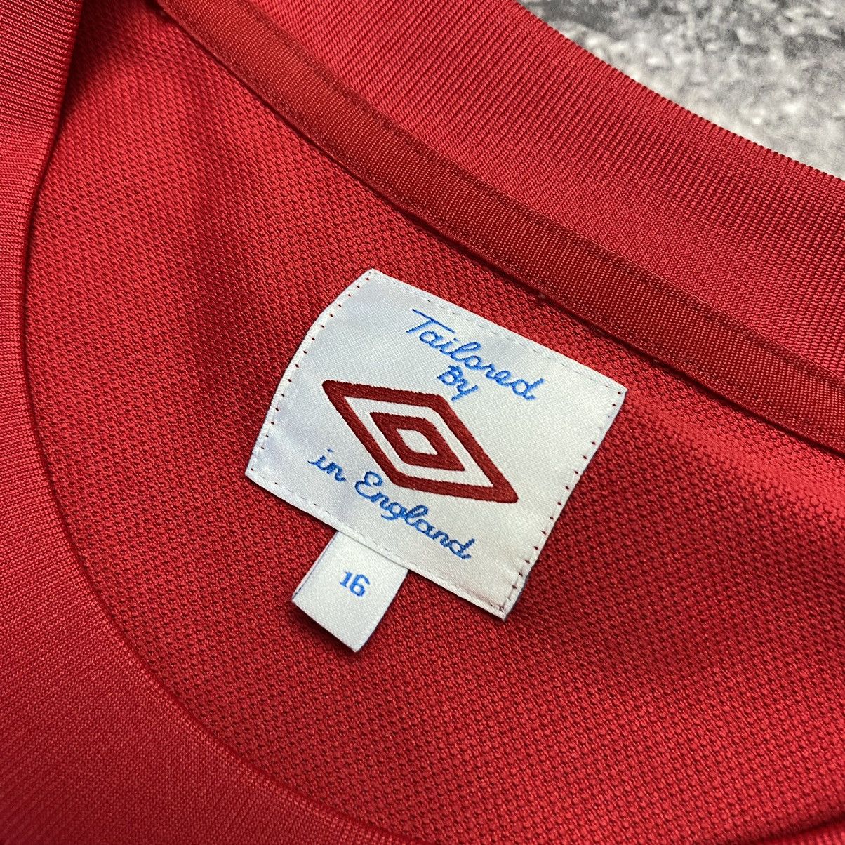 Umbro Vintage Umbro FC England National football team jersey Size US L / EU 52-54 / 3 - 6 Thumbnail
