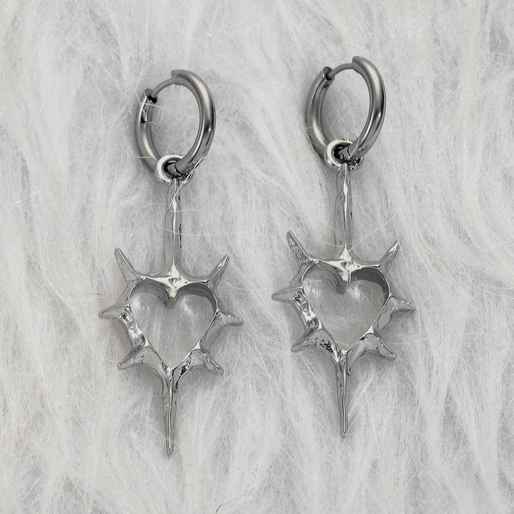 Japanese Brand × Vintage Y2K Thorn Spiked Heart Earrings Size ONE SIZE - 4 Thumbnail
