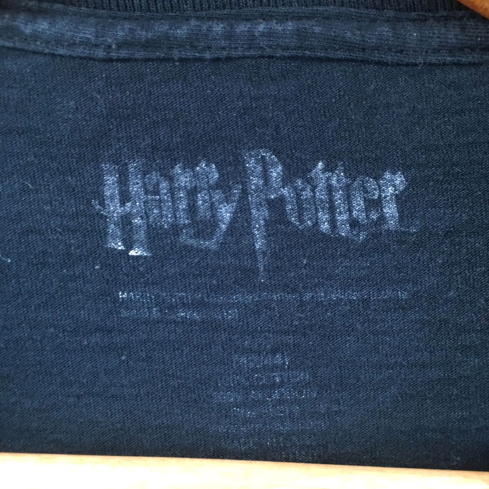 Vintage Harry Potter Hogwarts Gryffindor Tee Shirt Womens L Black Short Sleeves Size L / US 10 / IT 46 - 6 Thumbnail