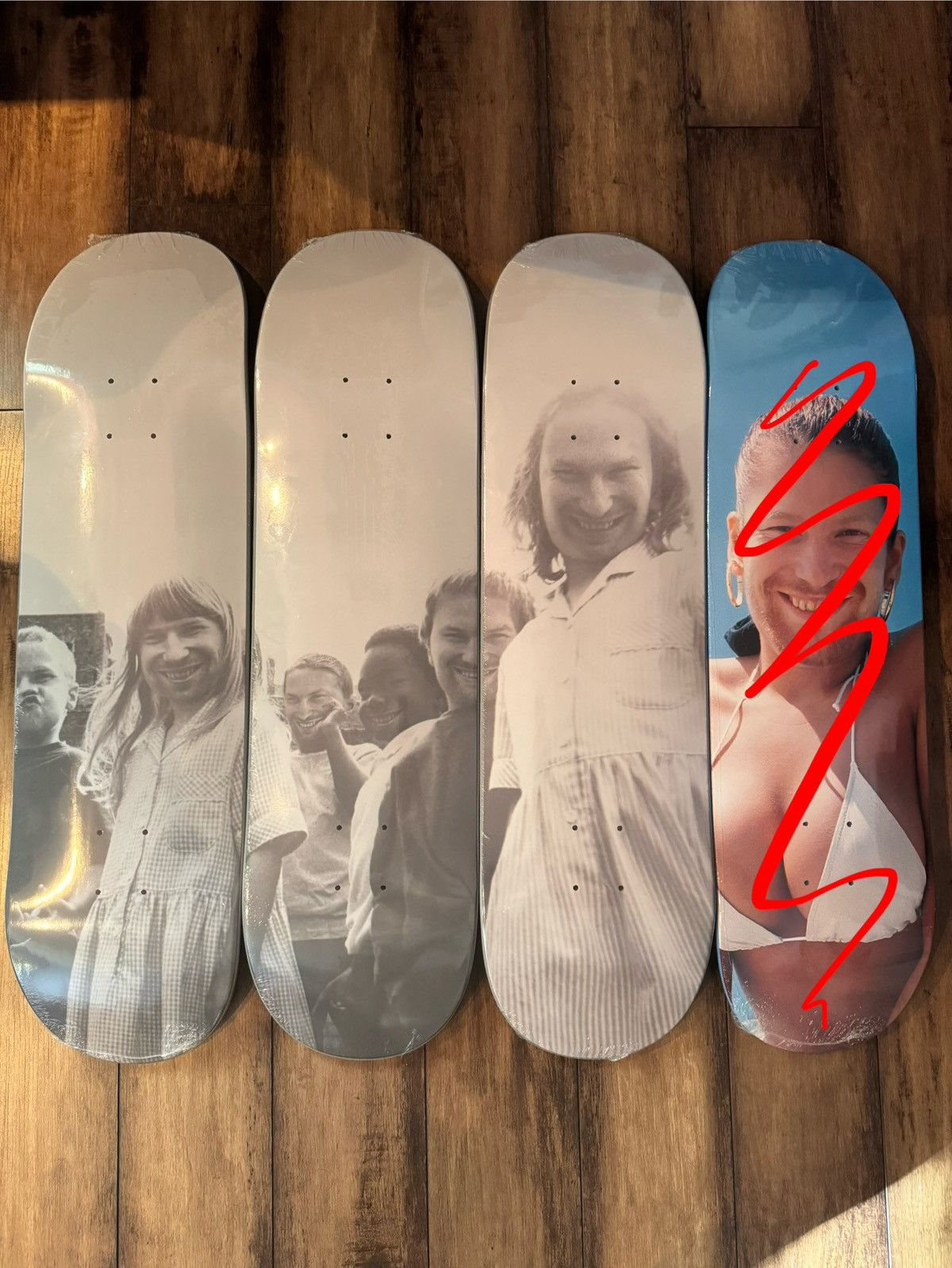スケートボード Supreme x Aphex Twin Come To Daddy Supreme Aphex Twin Come To Daddy Skateboard (Set of 3) (SS25
