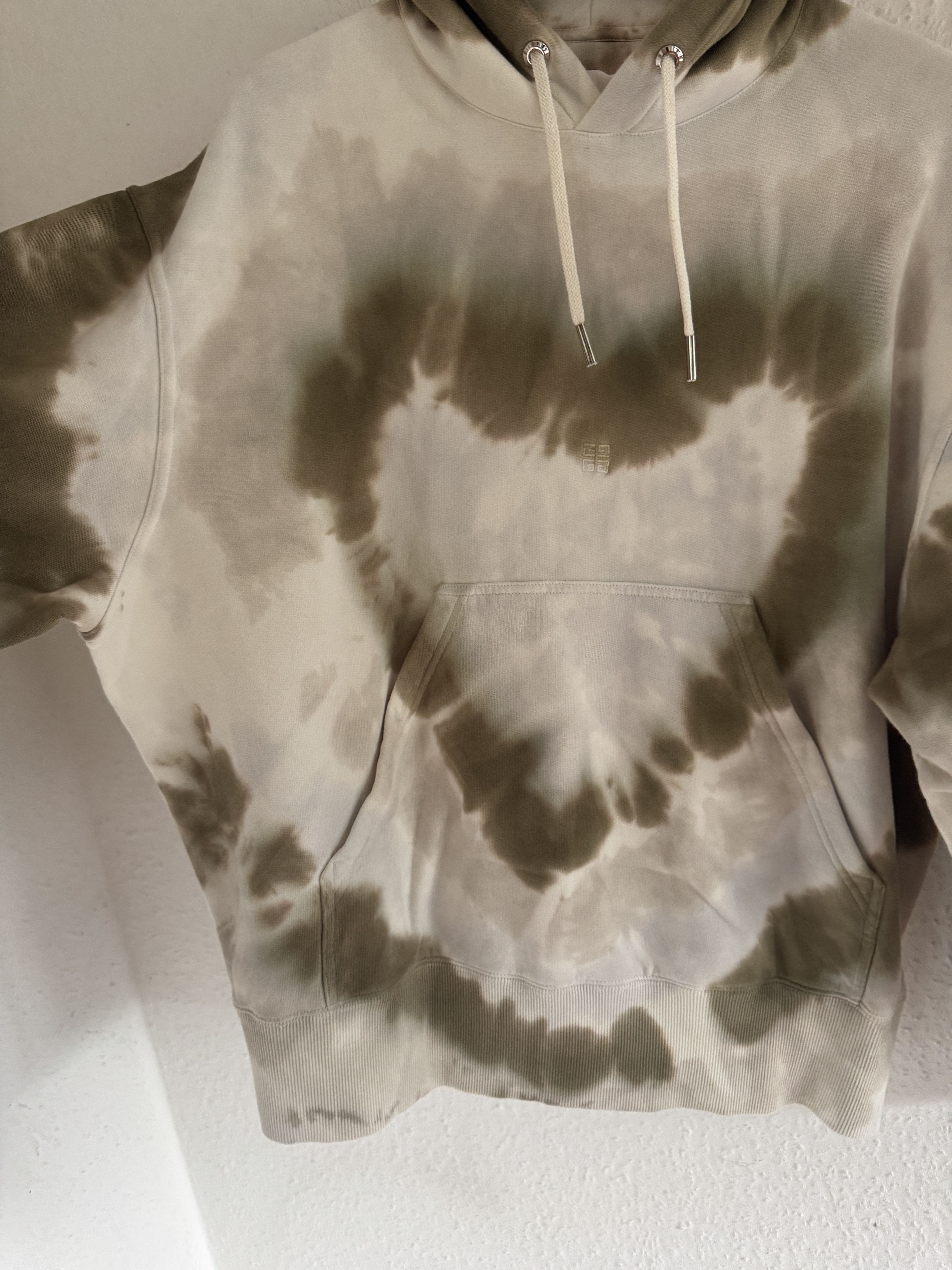 Givenchy Heart Tie-Dye Oversized Hoodie Size US M / EU 48-50 / 2 - 6 Thumbnail