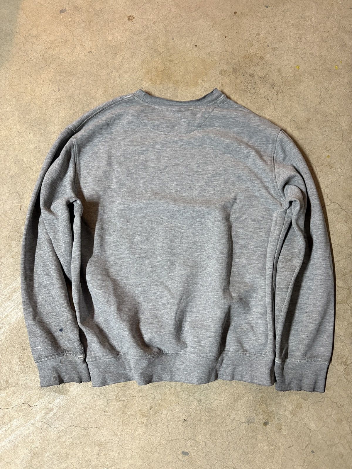 Nike Vintage 00’s Nike Y2K Distressed Crewneck Sweatshirt Gray Size US L / EU 52-54 / 3 - 4 Thumbnail