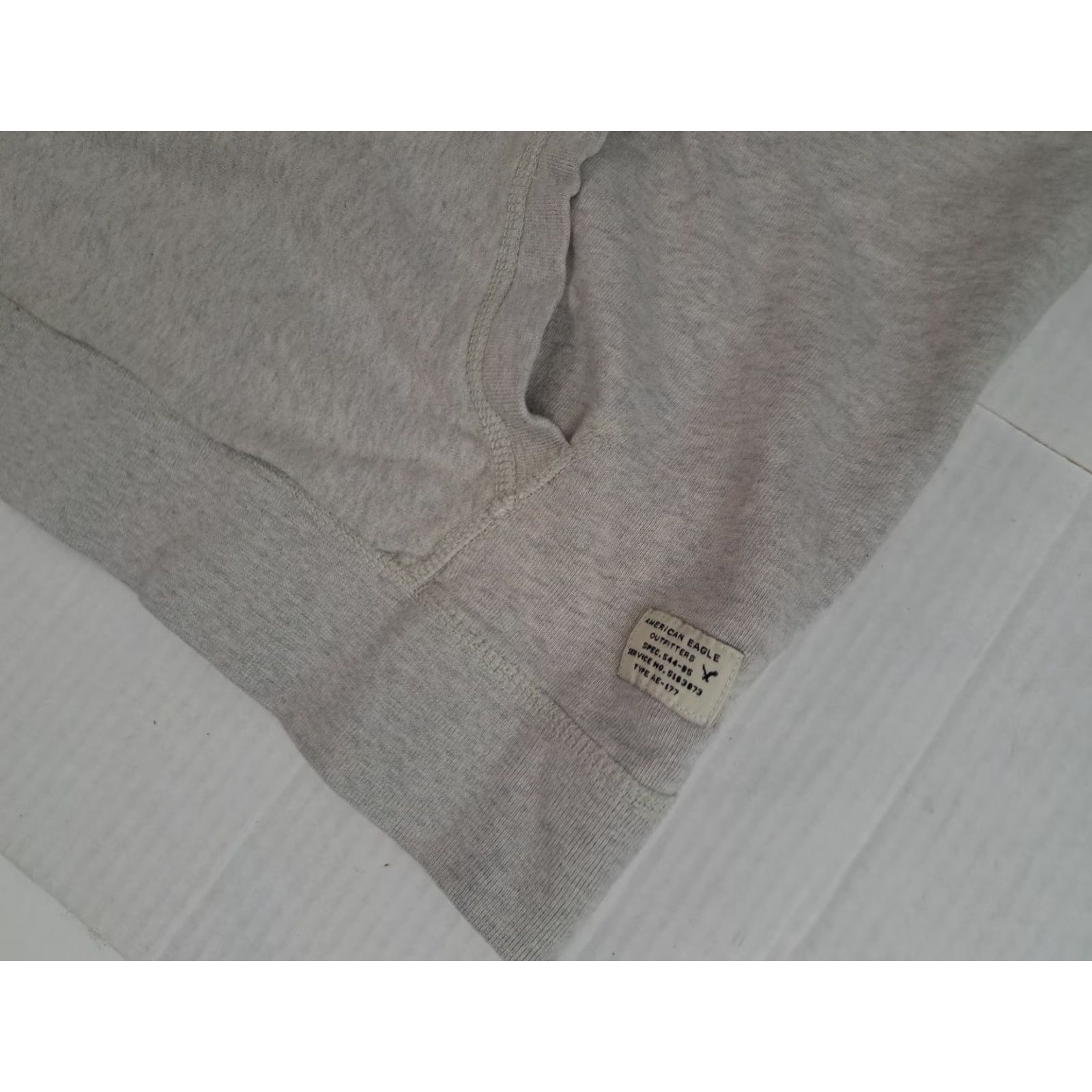 American Eagle Outfitters VINTAGE American Eagle Outfitters Hooded Sweatshirt Red & Grey Cotton LG Unisex Adults Sleeved Long Pullover Hoodie Winter Fall Spring 24in Size US L / EU 52-54 / 3 - 3 Thumbnail