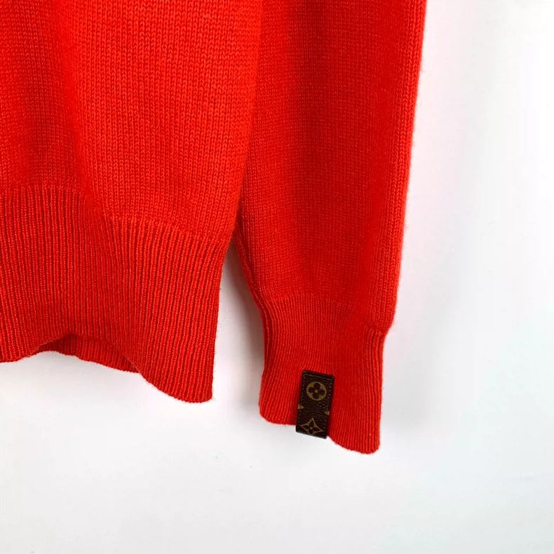 Louis Vuitton Louis Vuitton 22 Red Chain Cashmere Crew Neck Long Sleeve Size L / US 10 / IT 46 - 4 Thumbnail
