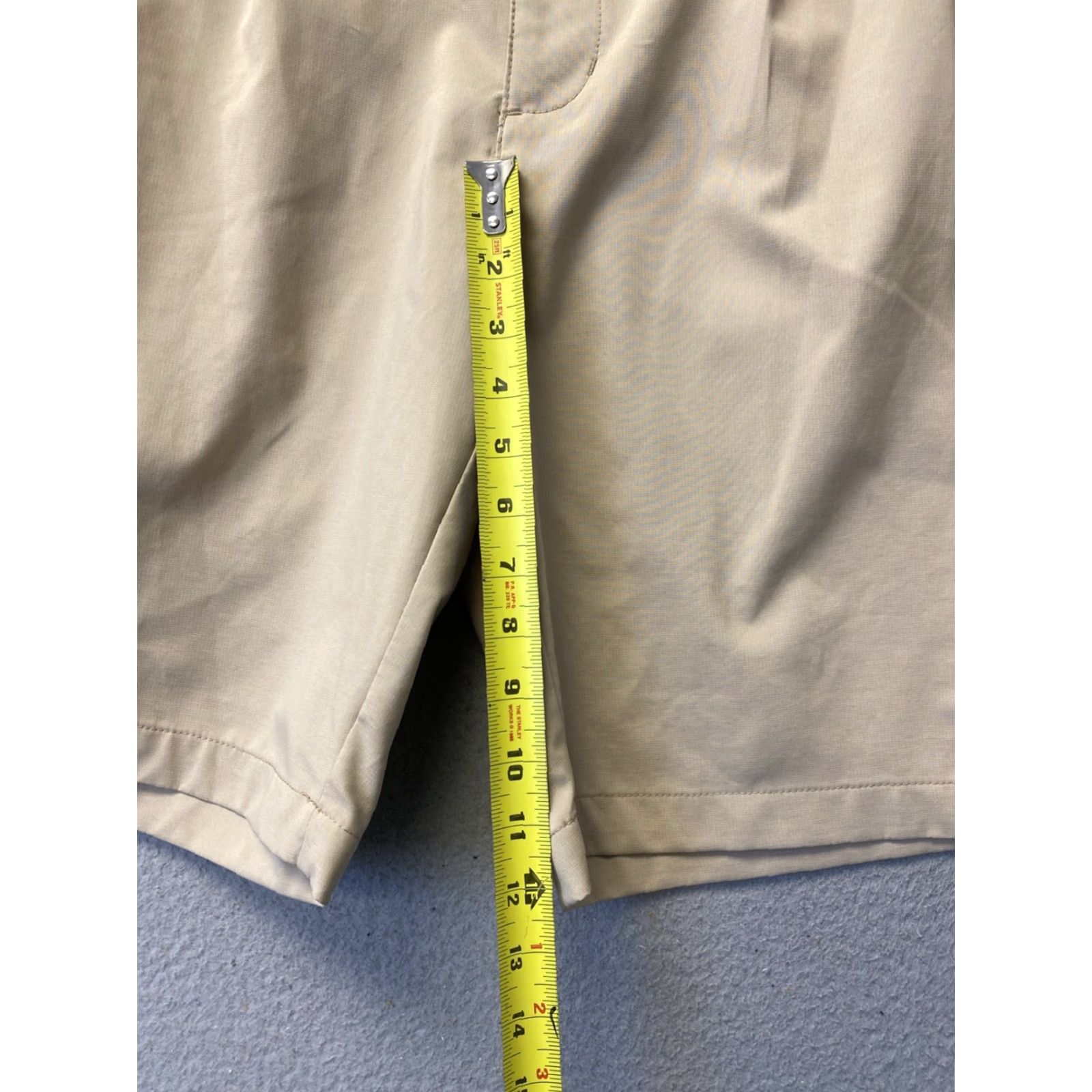 Reebok VINTAGE Reebok Shorts Mens 42/44 Tan Spell Out Logo Pockets Golf Shorts /123-5 Size US 42 / EU 58 - 6 Thumbnail