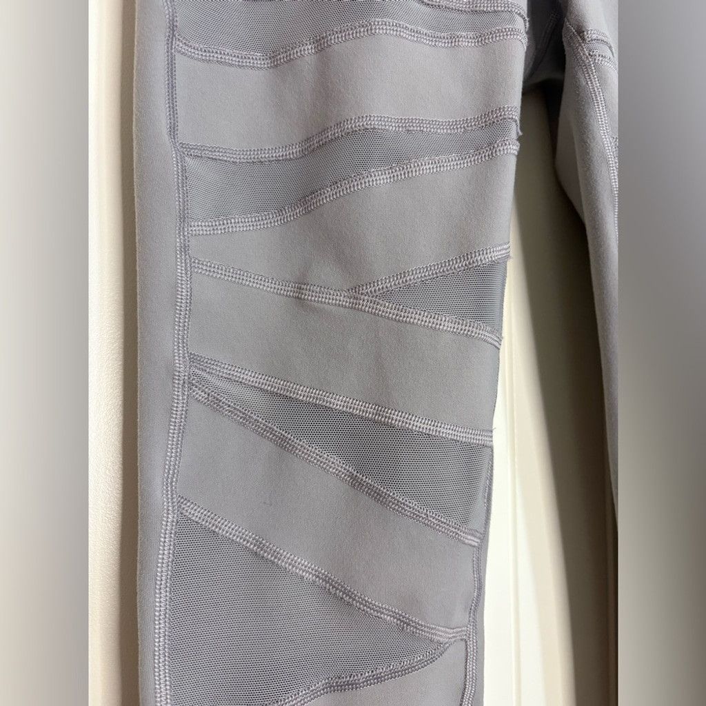Lululemon Lululemon Wunder Under High Rise Tech Mesh 28” | EUC | Sz 6 Size 28" / US 6 / IT 42 - 5 Thumbnail