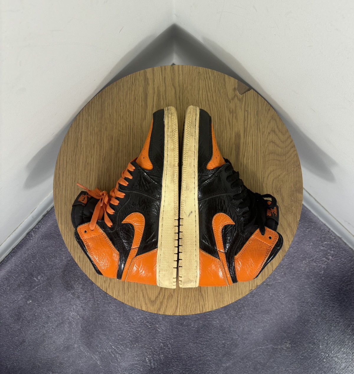 Jordan Brand Air Jordan 1 Retro High OG Shattered Backboard 3.0 Sneakers Size US 6 / EU 39 - 15 Thumbnail