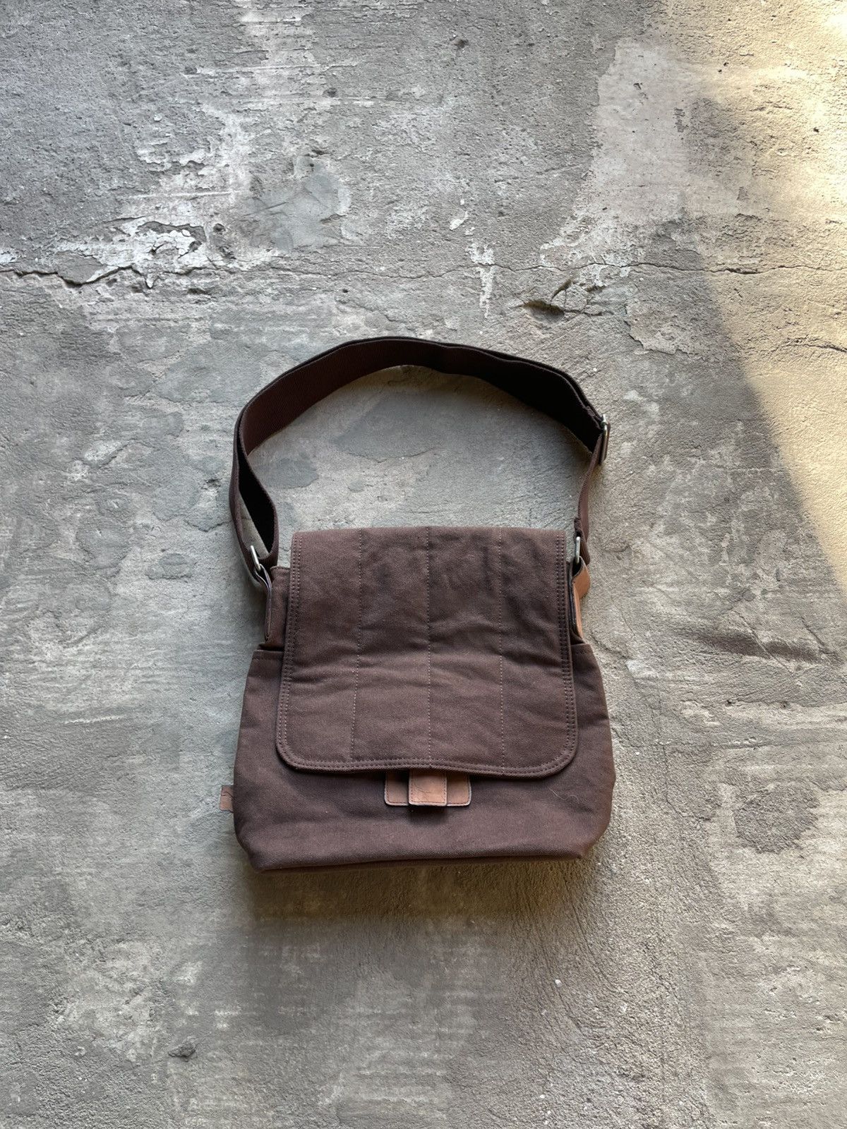 Puma × Vintage Vintage Puma Brown Y2K Crossbody Messenger Bag Size ONE SIZE - 2 Thumbnail