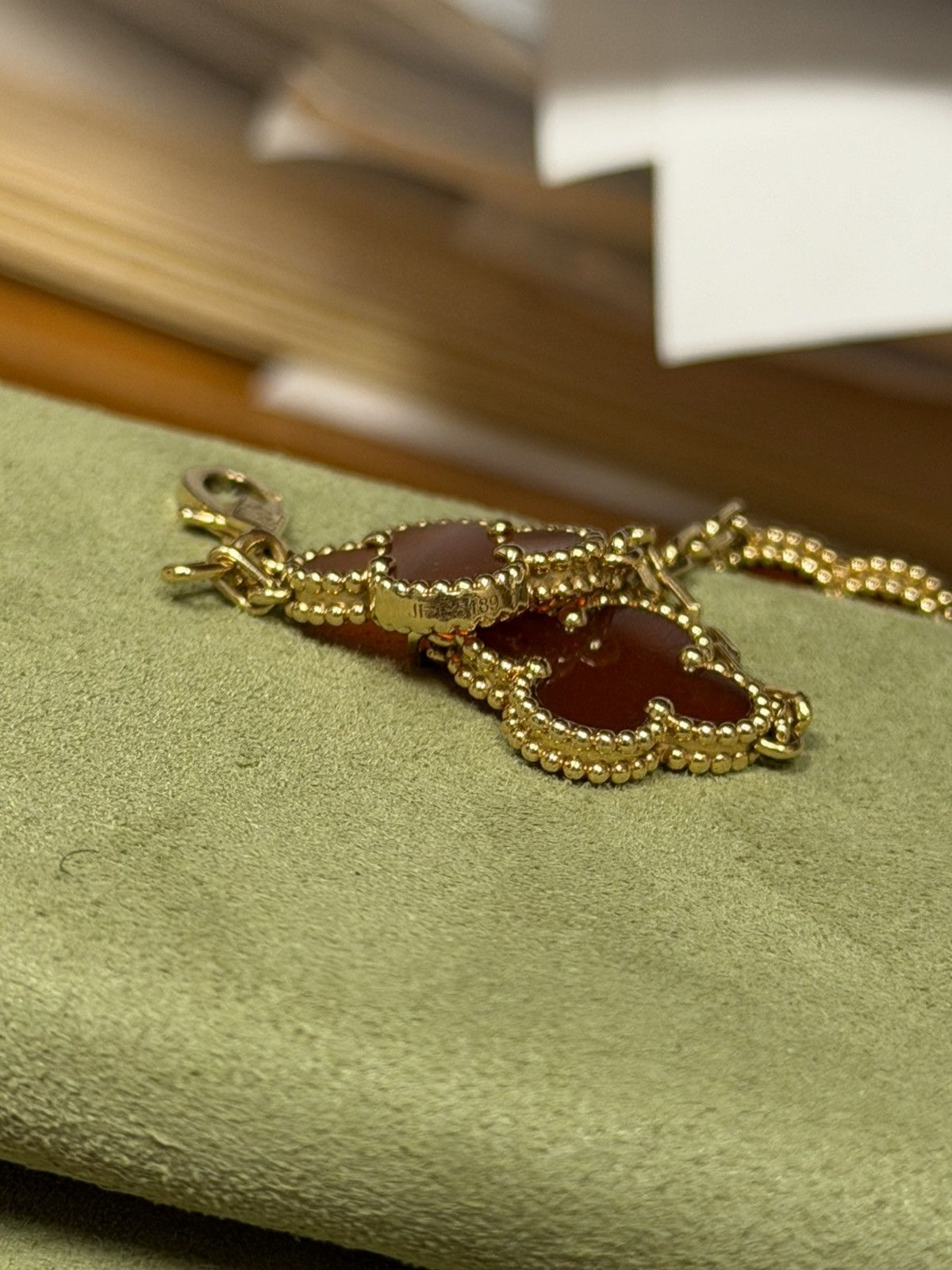 Van Cleef & Arpels Van Cleef Vintage Alhambra 5-Motif Gold Carnelian Bracelet Size ONE SIZE - 7 Thumbnail