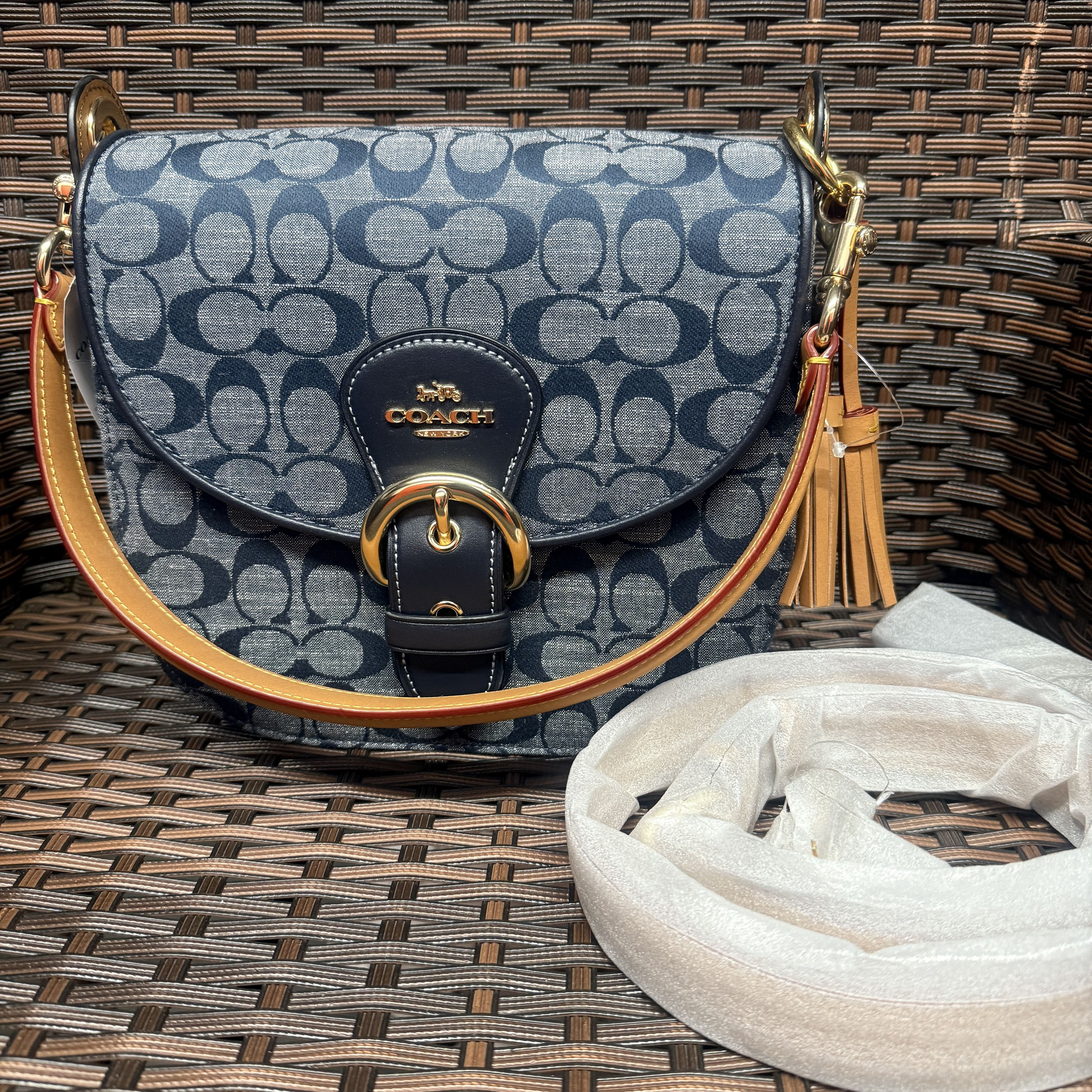 Coach C8514 Coach Kleo Shoulder Bag 23 In Signature Chambray in Blue, Women's