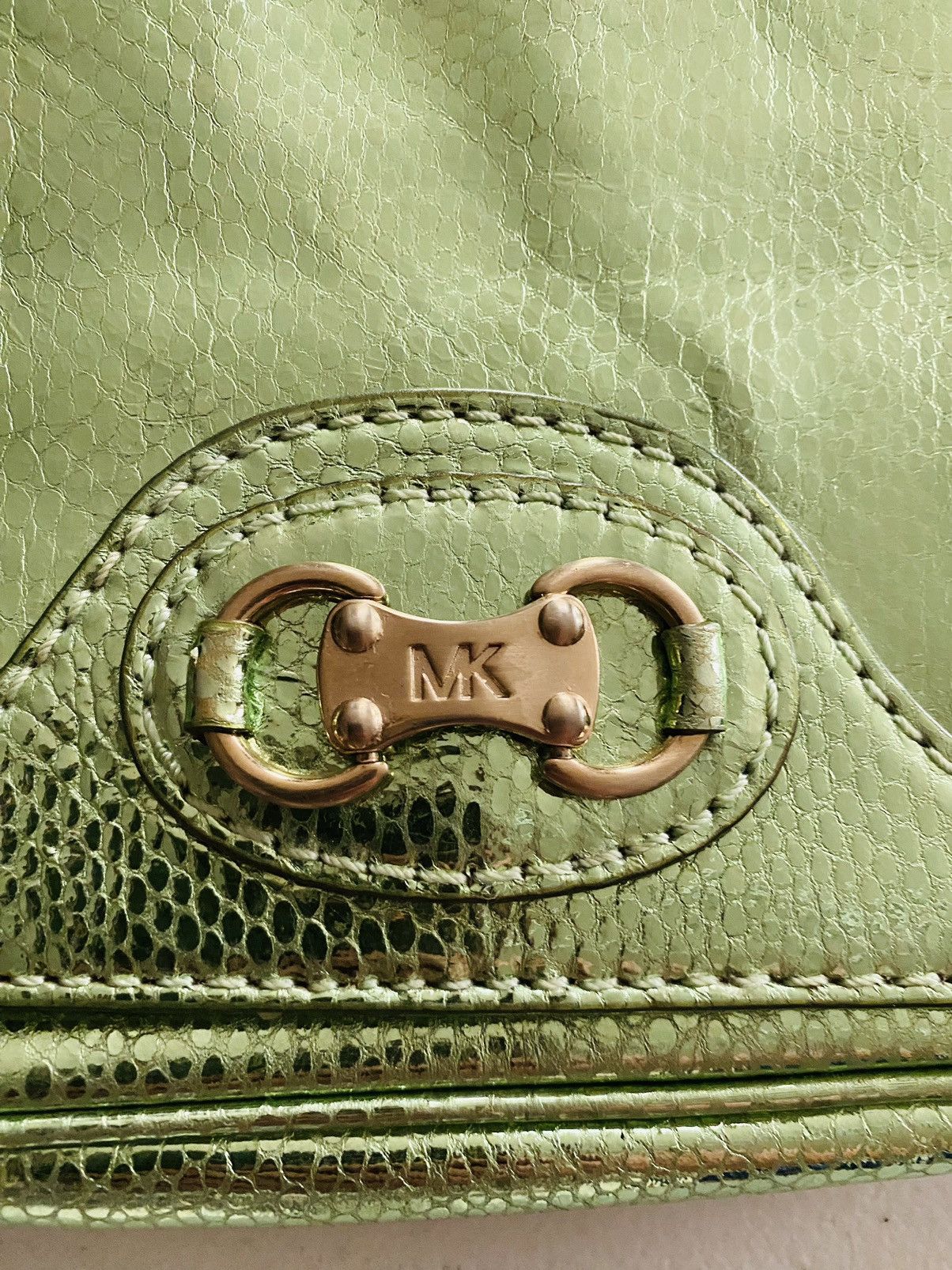 Michael Kors Michael Kors Purse Metallic Green Snake Print Wristlet Size ONE SIZE - 2 Thumbnail