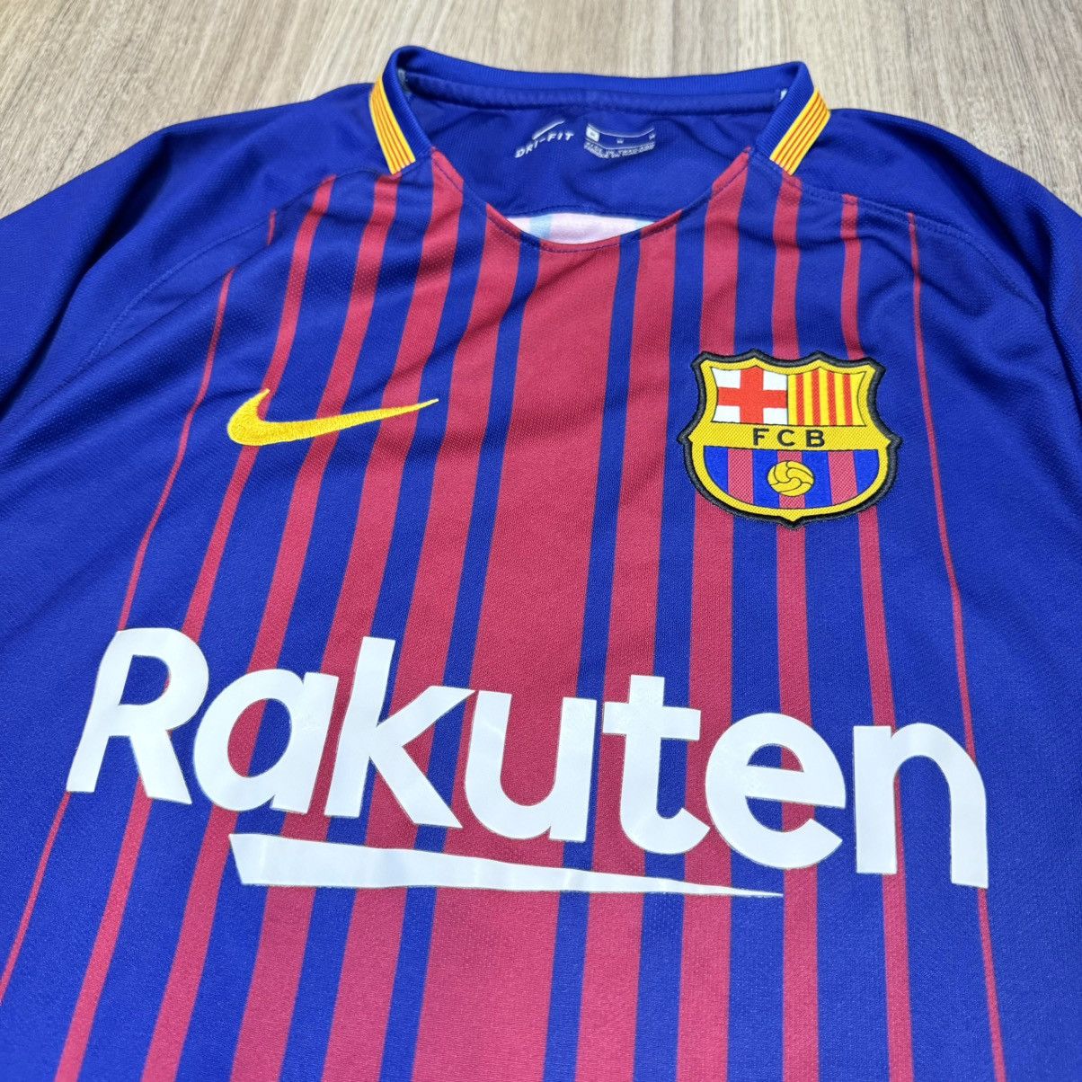 Nike Barcelona 17/18 home shirt #14 Coutinho Size US M / EU 48-50 / 2 - 3 Thumbnail