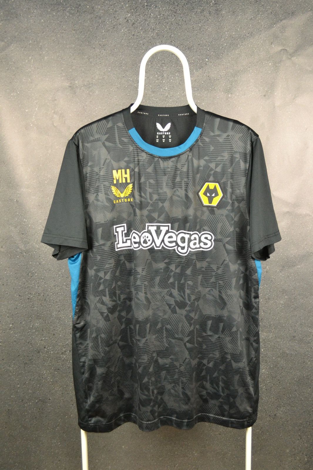 Other Wolverhampton Training Football Shirt Castore Soccer Jersey Size US XL / EU 56 / 4 - 1 Thumbnail