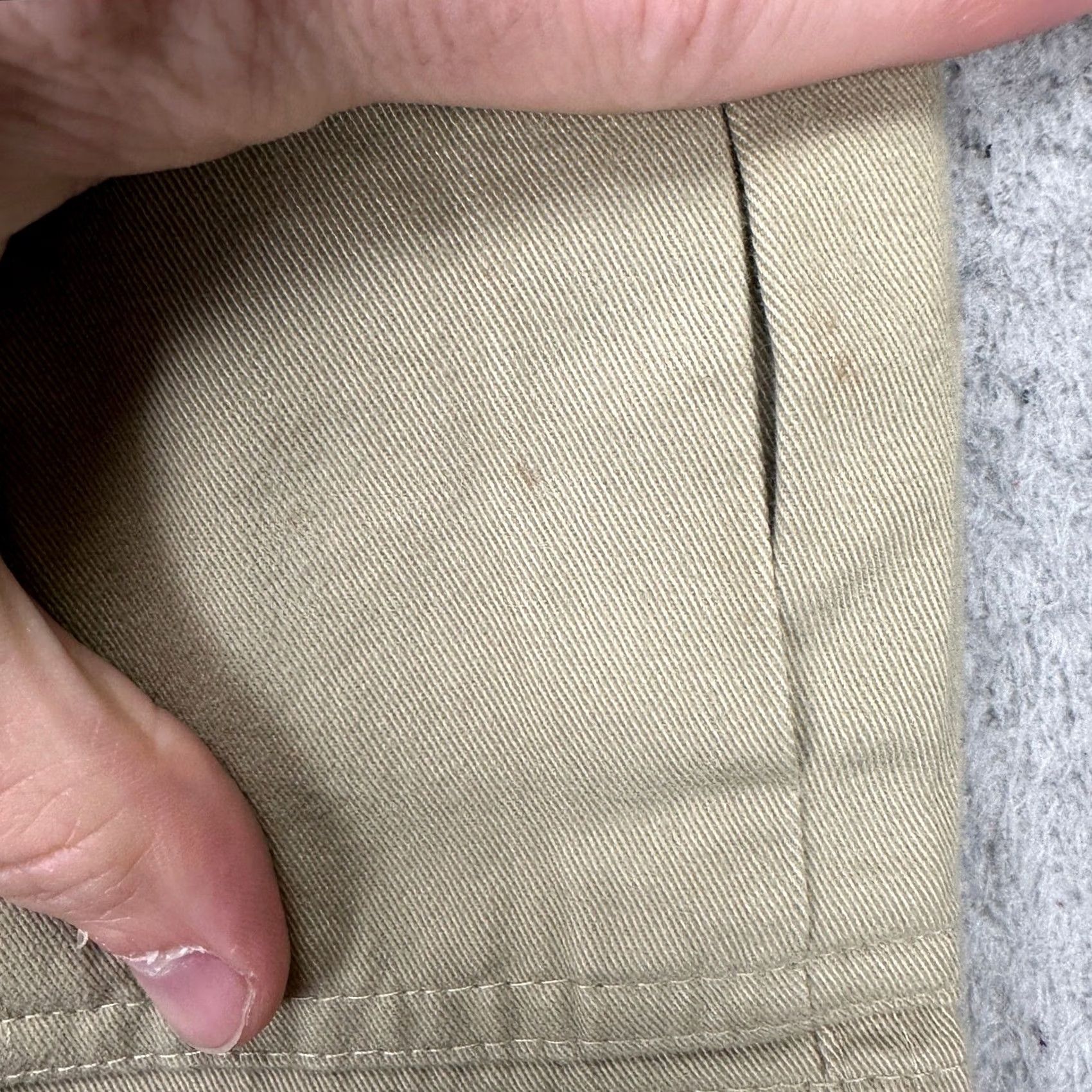 Vintage Grant Thomas Mens Cargo Shorts 44 Tan Pleated Stretch Waist Casual Pockets NEW Brown Cotton 7 In Inseam Mens Cargo Shorts 44 Tan Leather? Size US 44 / EU 60 - 6 Thumbnail