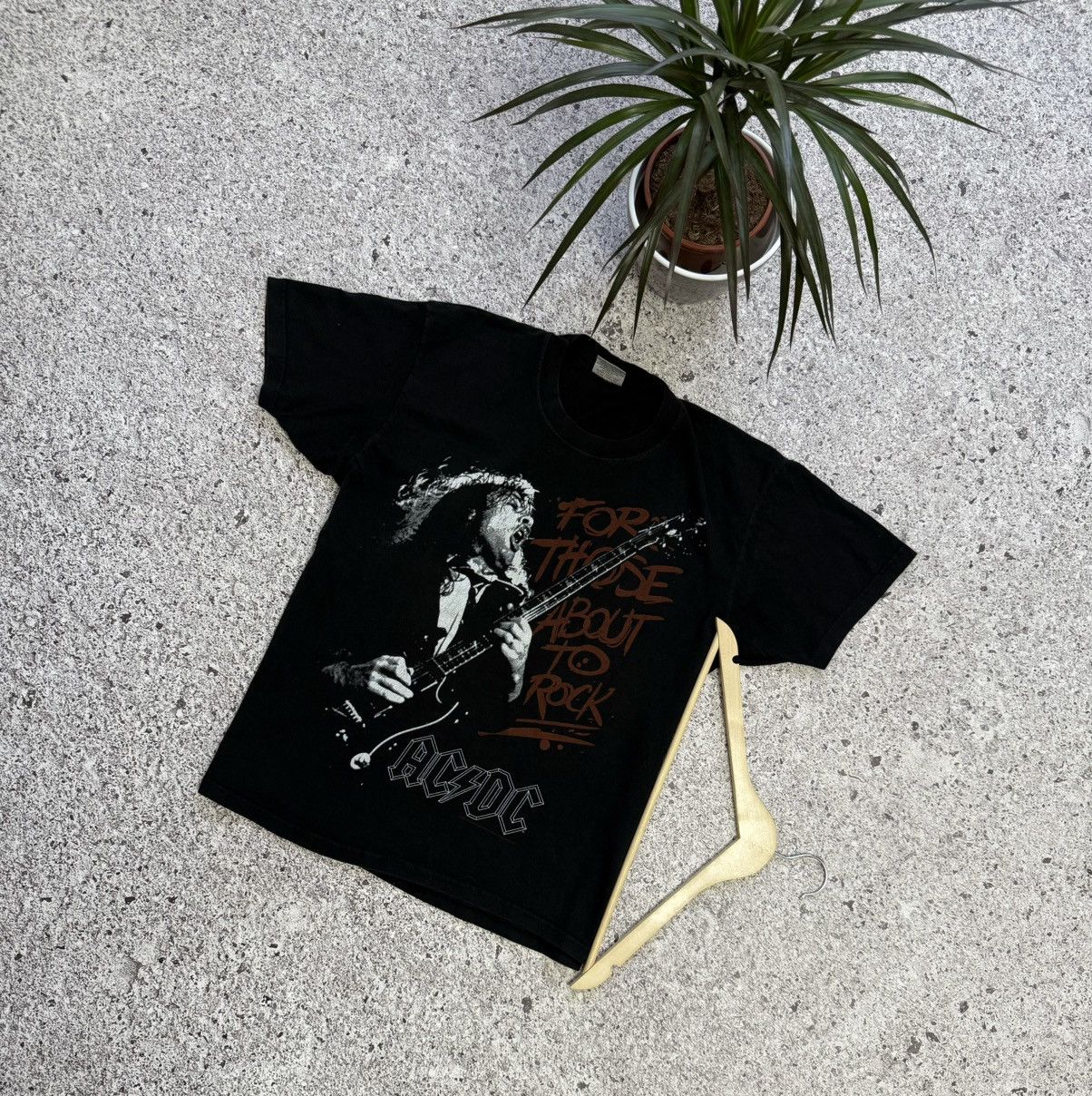 AC/DC × Band Tees Rare Vintage 2004 AC/DC For Those About To Rock Rock T-Shirt Size US L / EU 52-54 / 3 - 1 Thumbnail