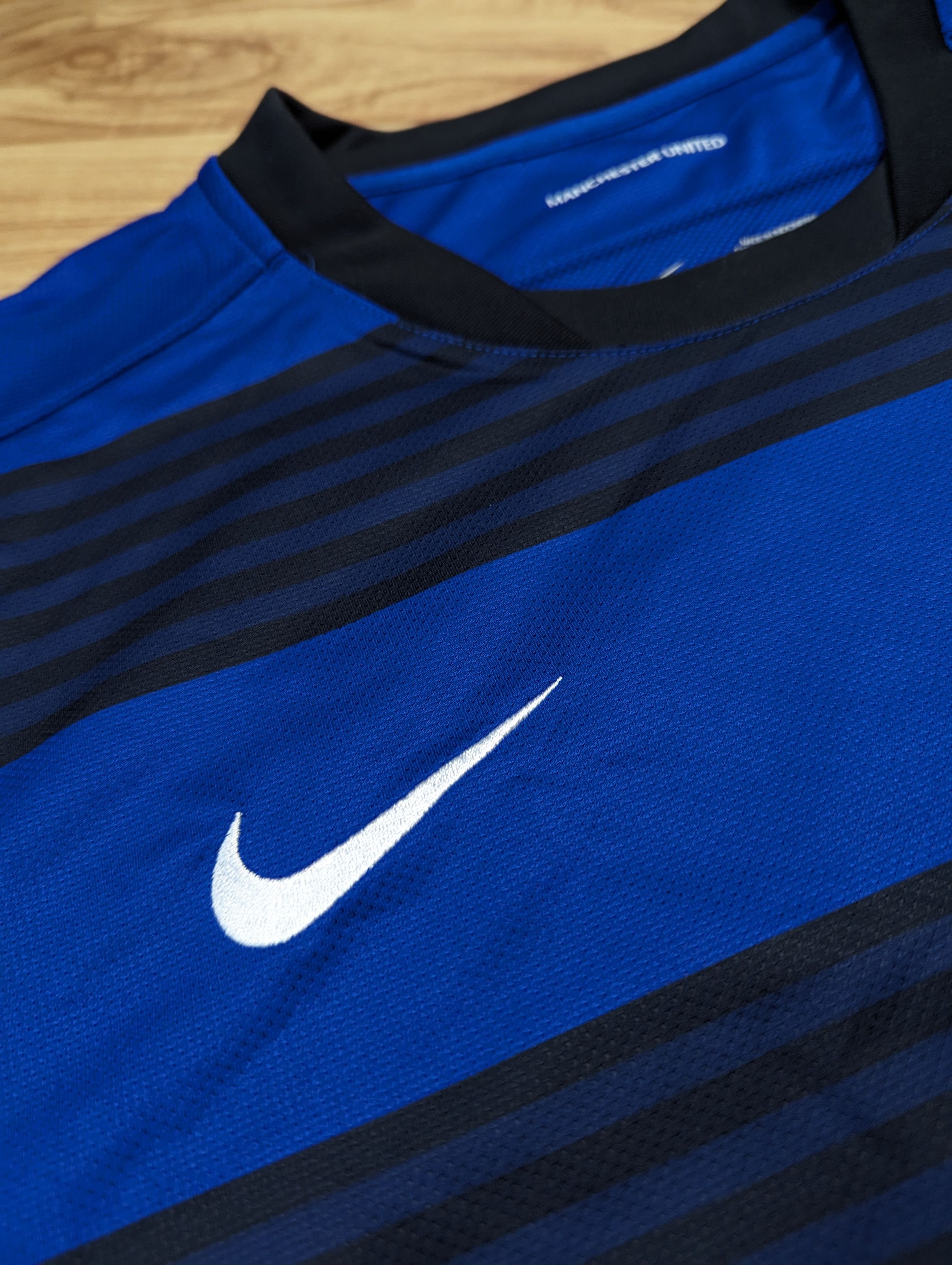Nike MANCHESTER UNITED NIKE 2011/2012 FOOTBALL JERSEY CHAMPIONS Size US XXL / EU 58 / 5 - 7 Thumbnail