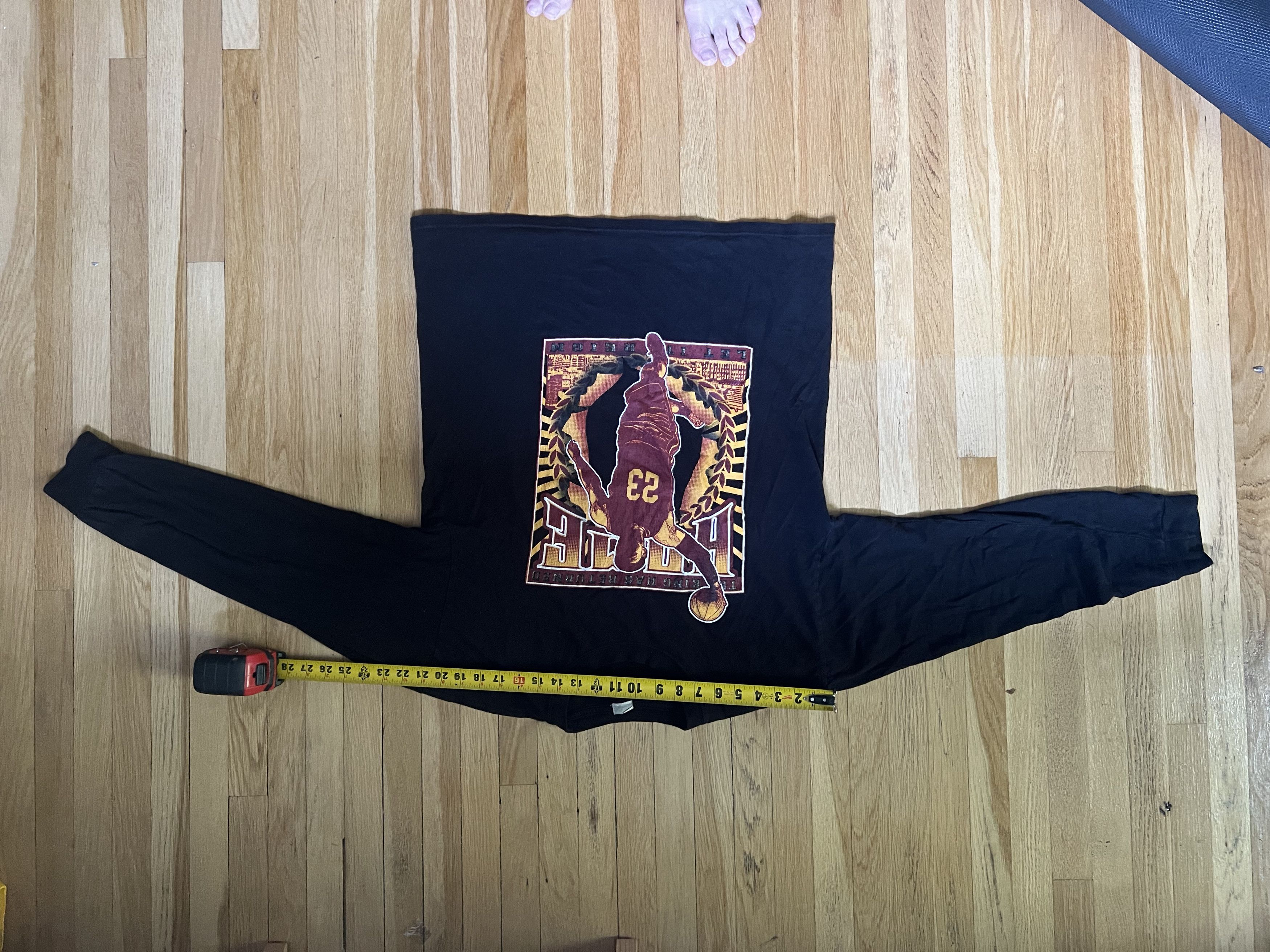 Threadless Lebron James THE KING HAS RETURNED Cavs Long Sleeve Size US M / EU 48-50 / 2 - 2 Thumbnail