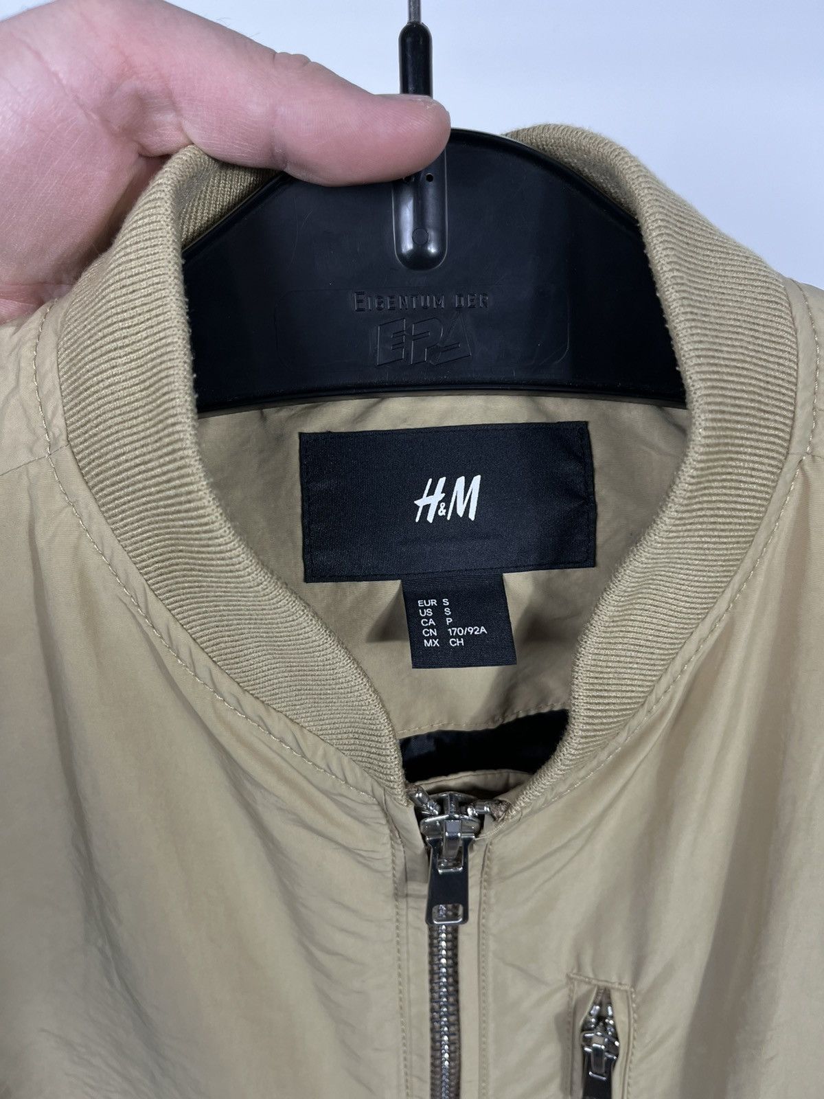 H&M H&M XO Bomber Jacket Beige Full Zip Streetwear Size US S / EU 44-46 / 1 - 5 Thumbnail