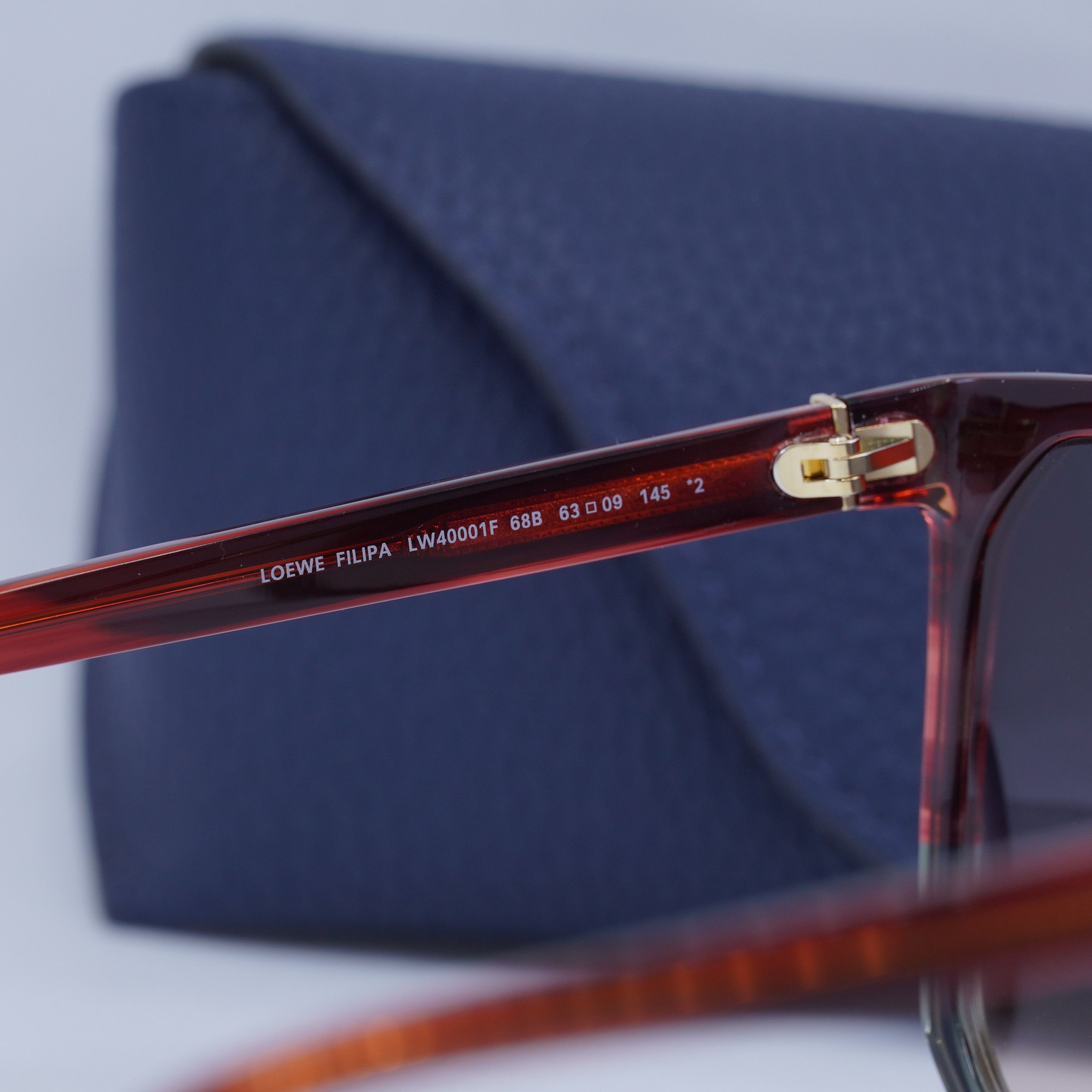 Loewe Loewe LW40001F 68B Filipa Sunglasses Red/Grey Square Frame Size ONE SIZE - 6 Thumbnail