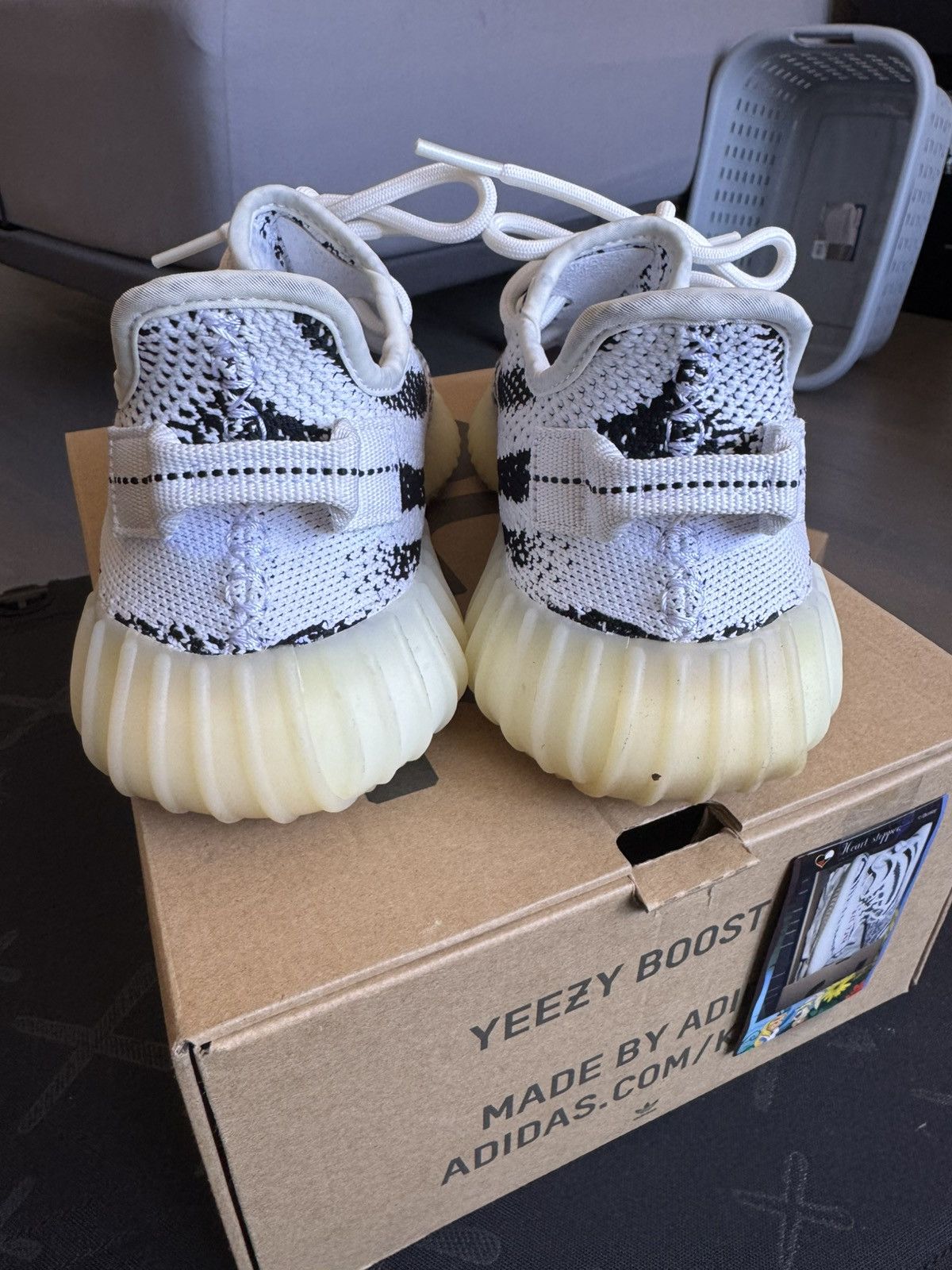 Adidas × Yeezy Adidas Yeezy Boost 350 V2 zebra sz 6Y Size US 6 / EU 39 - 5 Thumbnail