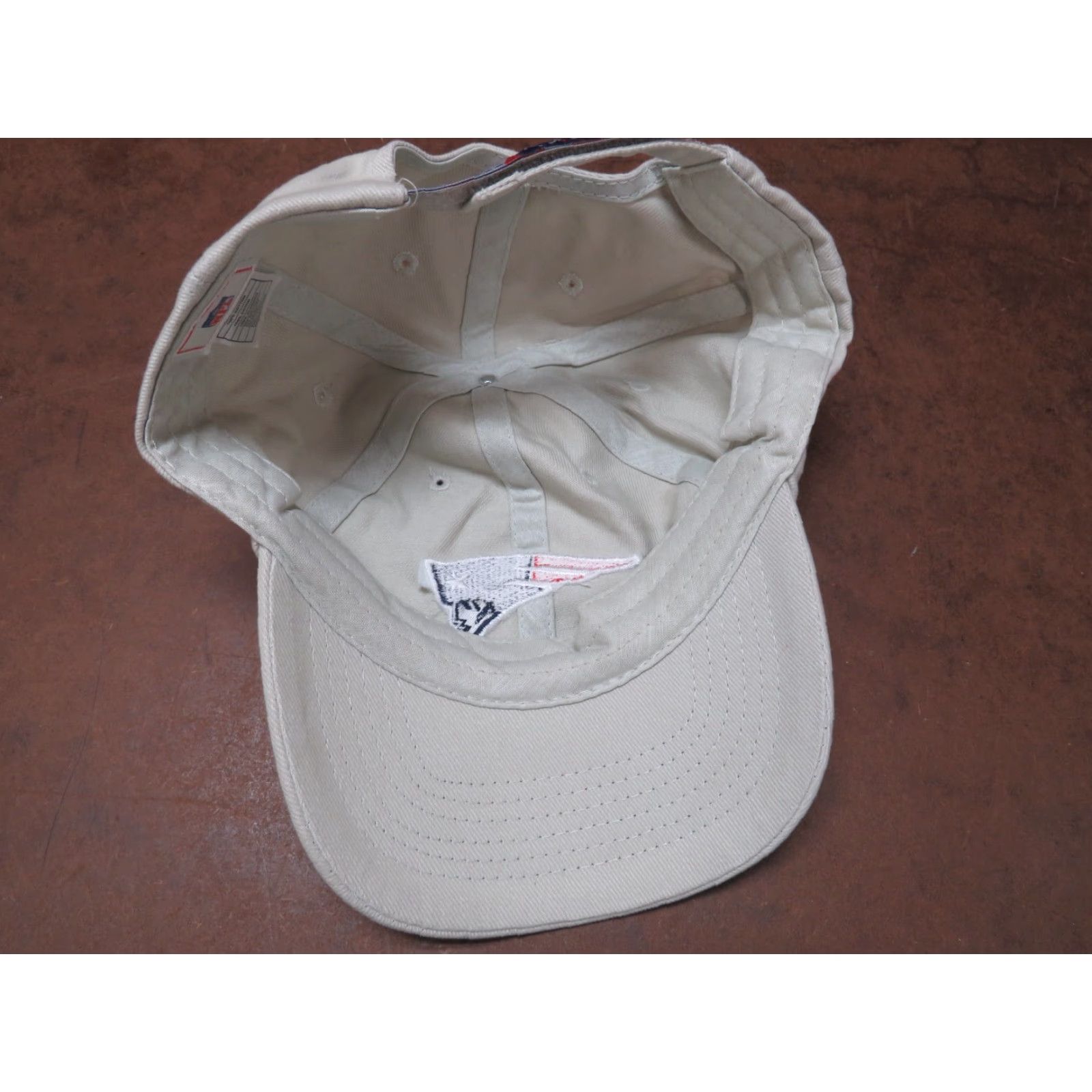 NFL VINTAGE New England Patriots Logo Embroidered NFL Baseball Cap Men One Size Beige Adjustable Unworn Size ONE SIZE - 5 Thumbnail