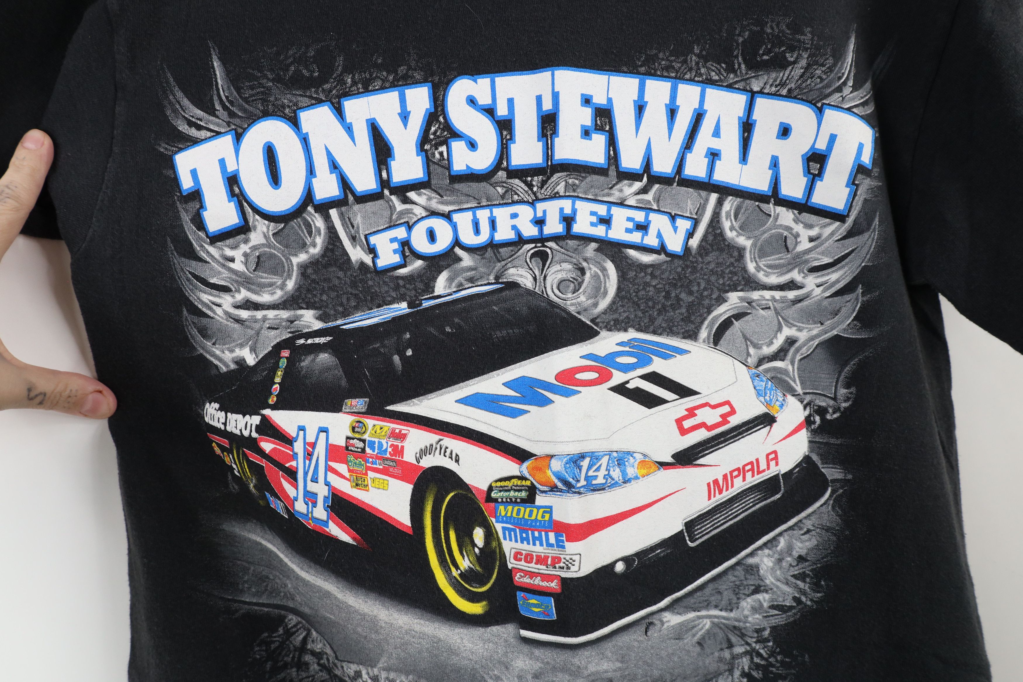 Vintage Vintage Y2K NASCAR Tony Stewart Racing Print T-Shirt Black Size US M / EU 48-50 / 2 - 4 Thumbnail
