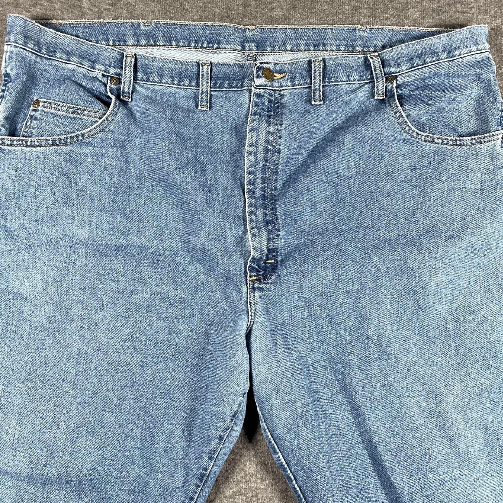 Wrangler Wrangler Jeans Mens 48x28 Blue Medium Wash Relaxed Straight Leg Denim 35005SW Size US 32 / EU 48 - 3 Thumbnail