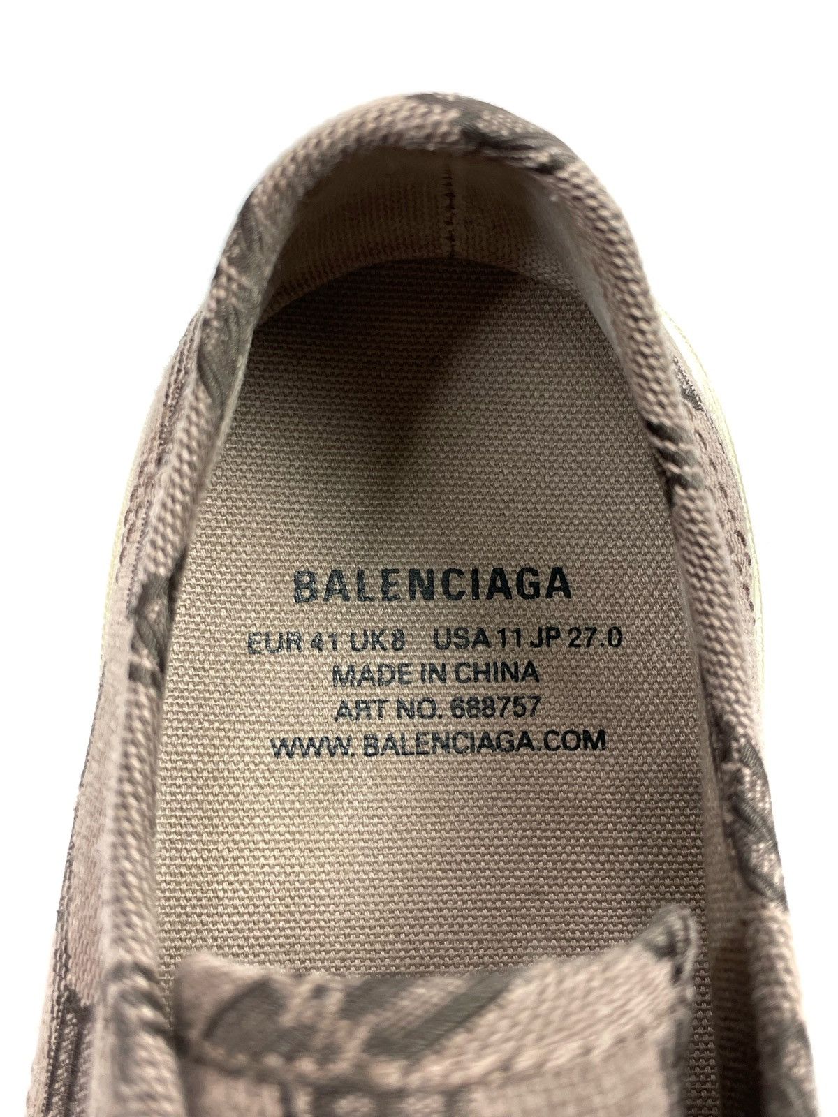 Balenciaga Balenciaga All Over BB Logo Low Top Sneakers - EU 41 (UK 8) Size US 11 / IT 41 - 14 Thumbnail