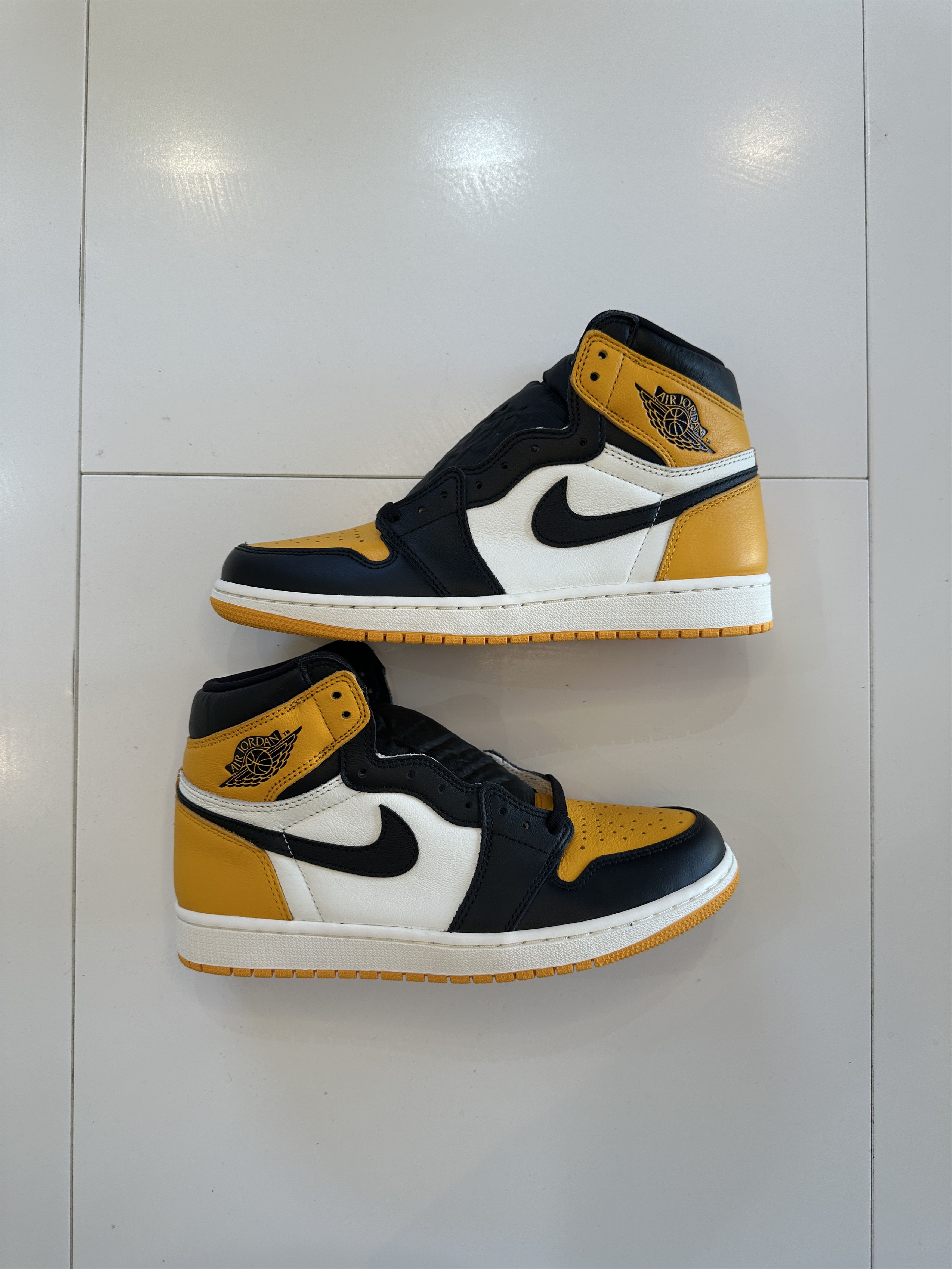 Jordan Brand Jordan 1 High Taxi Size US 9 / EU 42 - 1 Thumbnail