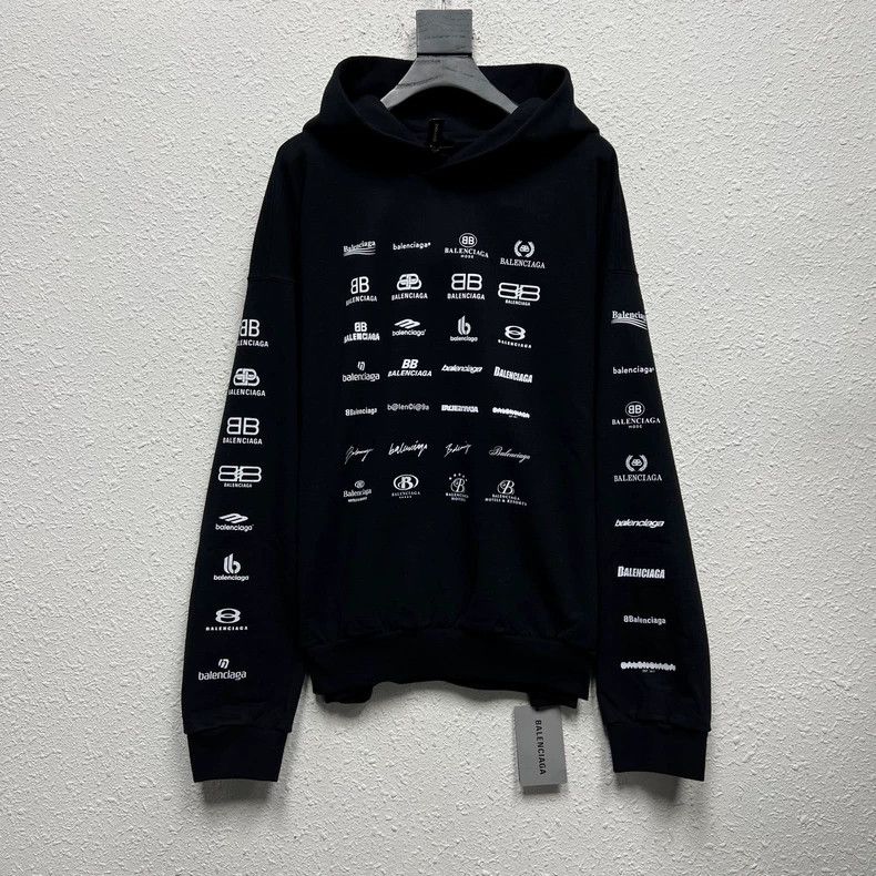 Balenciaga Balenciaga Logo All-Over Print Hoodie Black S Size US S / EU 44-46 / 1 - 1 Thumbnail