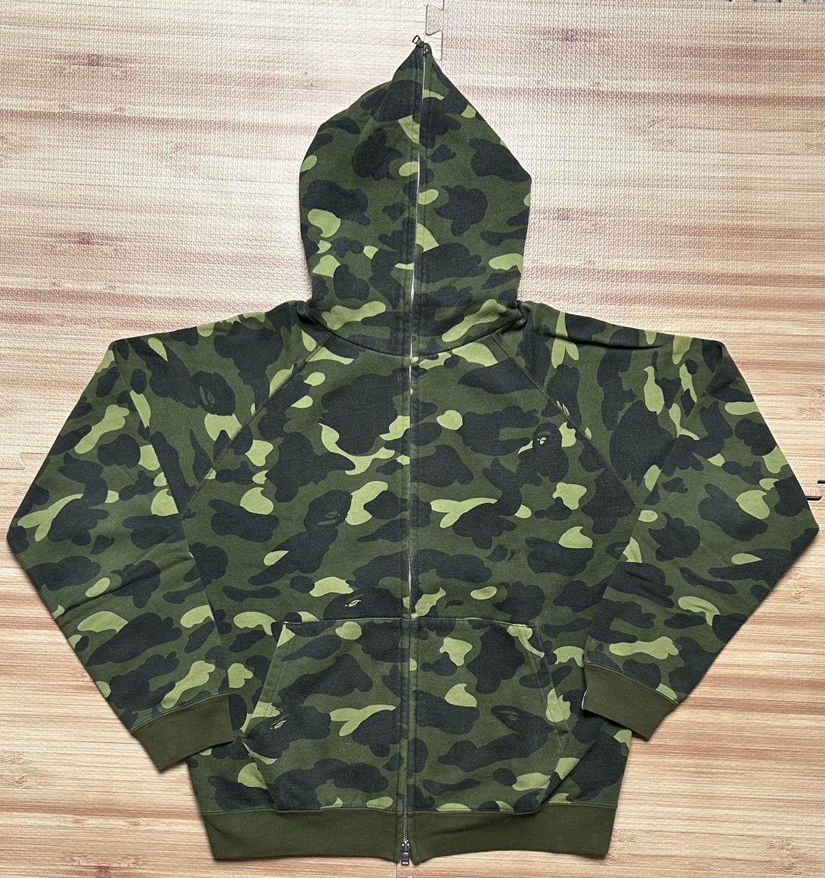 Bape 2004 Bape original camo general tag M Size US M / EU 48-50 / 2 - 1 Thumbnail