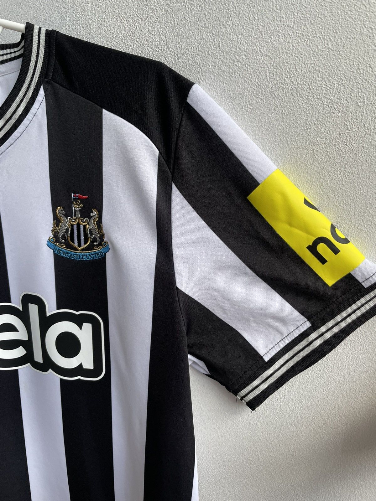 Castore NewCastle United 2023 2024 Home Football Shirt Soccer Jersey Size US L / EU 52-54 / 3 - 4 Thumbnail