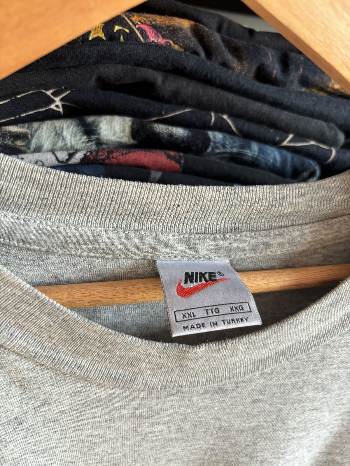 Nike × Vintage Rare Vintage T-Shirt Nike Centr Logo Small Swoosh Y2K Drill Size US XXL / EU 58 / 5 - 3 Thumbnail