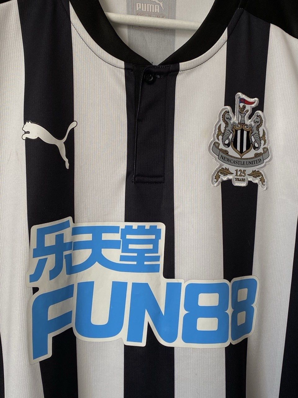 Puma Puma Newcastle United 2017/18 Home Soccer Jersey Size US L / EU 52-54 / 3 - 3 Thumbnail