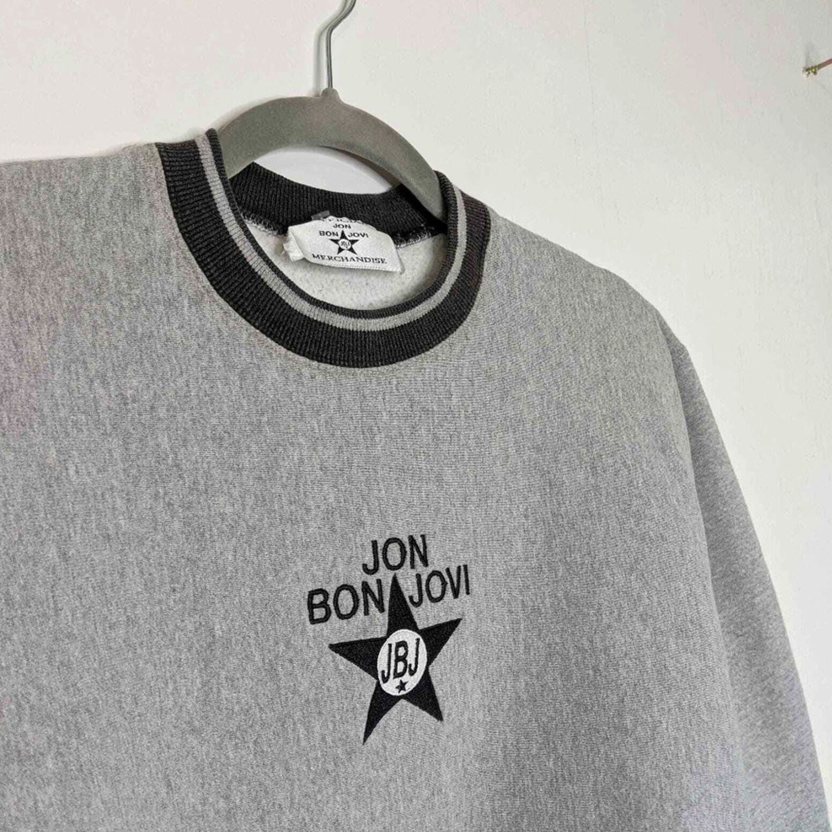 Vintage VINTAGE Bon Jovi CT Reverse Weave Crewneck Sweatshirt Gray M Unisex Adults Concert Pullover Sweatshirt 90s Boys Girls Mens Womens Size US M / EU 48-50 / 2 - 5 Thumbnail