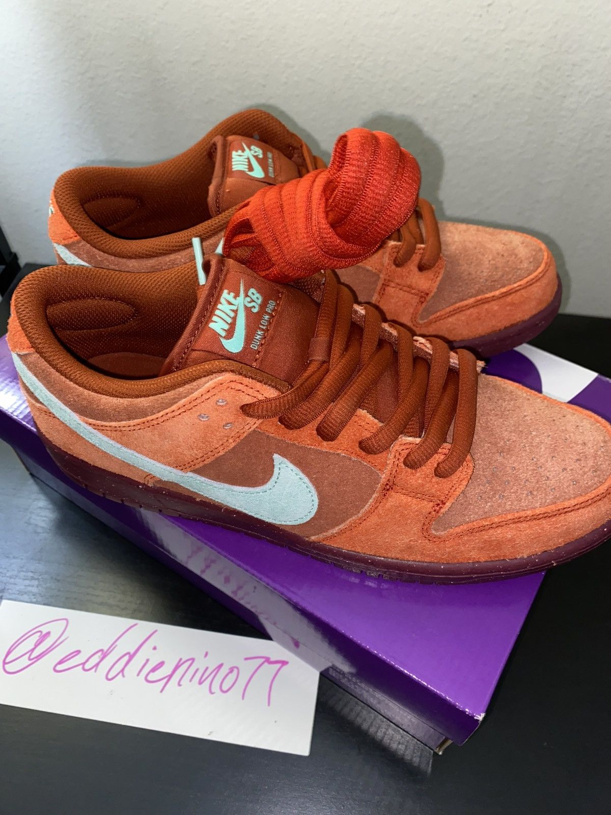 Nike Nike SB Dunk Low PRM (MYSTIC RED) Size US 8.5 / EU 41-42 - 17 Thumbnail