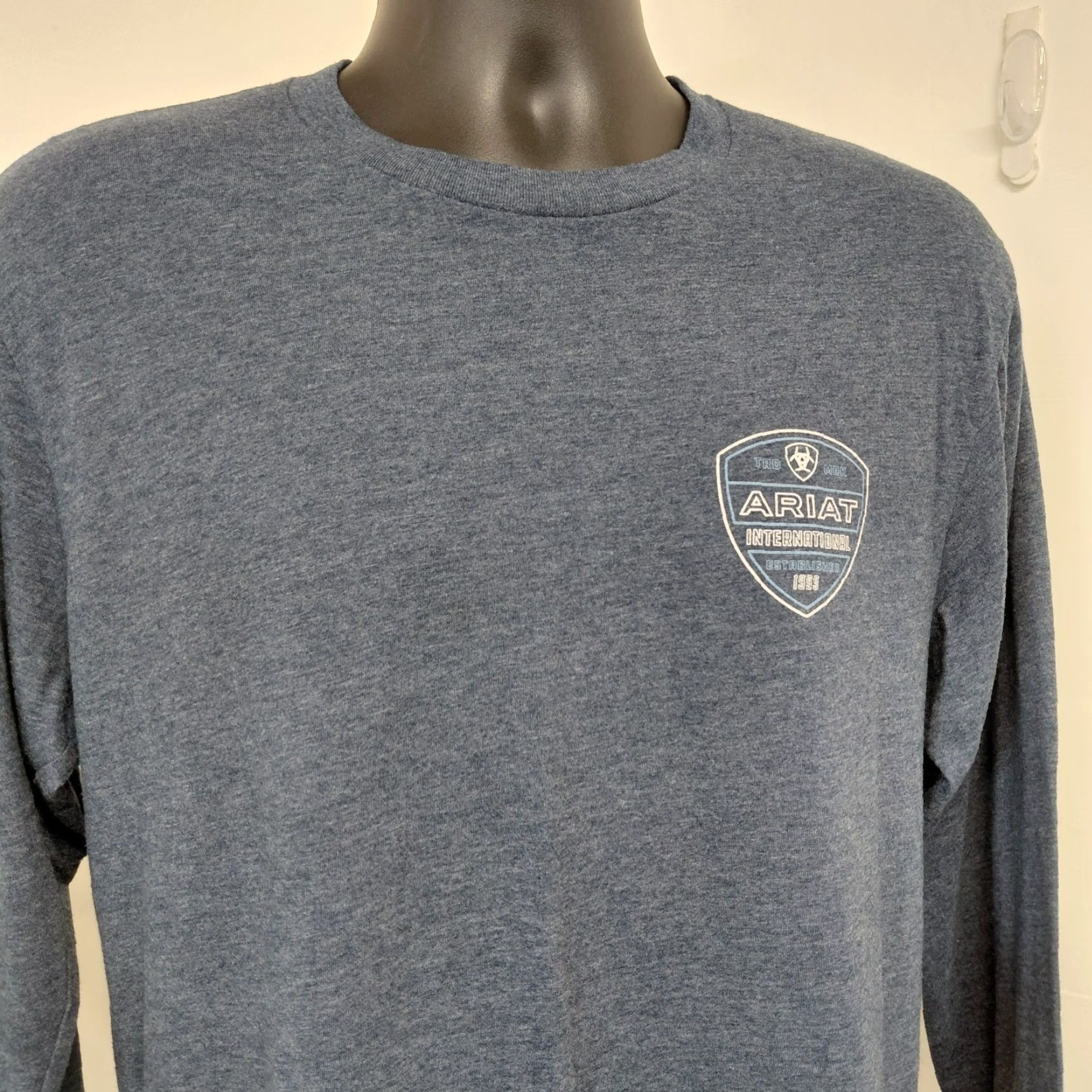 Ariat Ariat Shirt Mens Size Medium Heather Gray Crestline Long Sleeve Crewneck Cowboy Pro Series Rio Free! Size US M / EU 48-50 / 2 - 5 Thumbnail